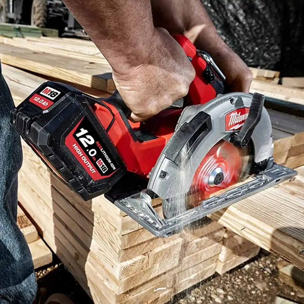 MILWAUKEE 18V REDLITHIUM-ION HIGH OUTPUT 2 x 12.0Ah Dual Bay Starter Pack M18HOSPD122B