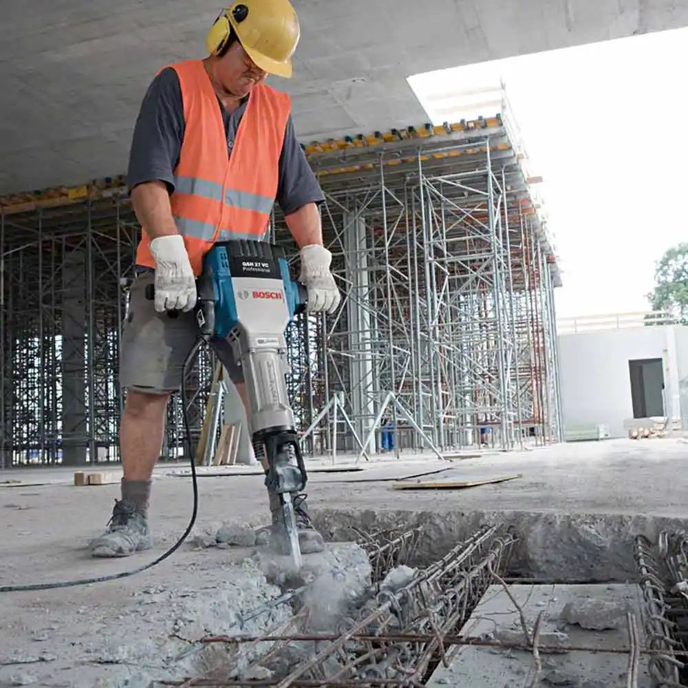 BOSCH 2000W 28mm Hex Demolition Hammer 061130A040