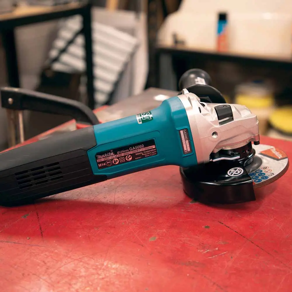 MAKITA 125mm (5") 1900W Slide Switch Angle Grinder GA5092X01