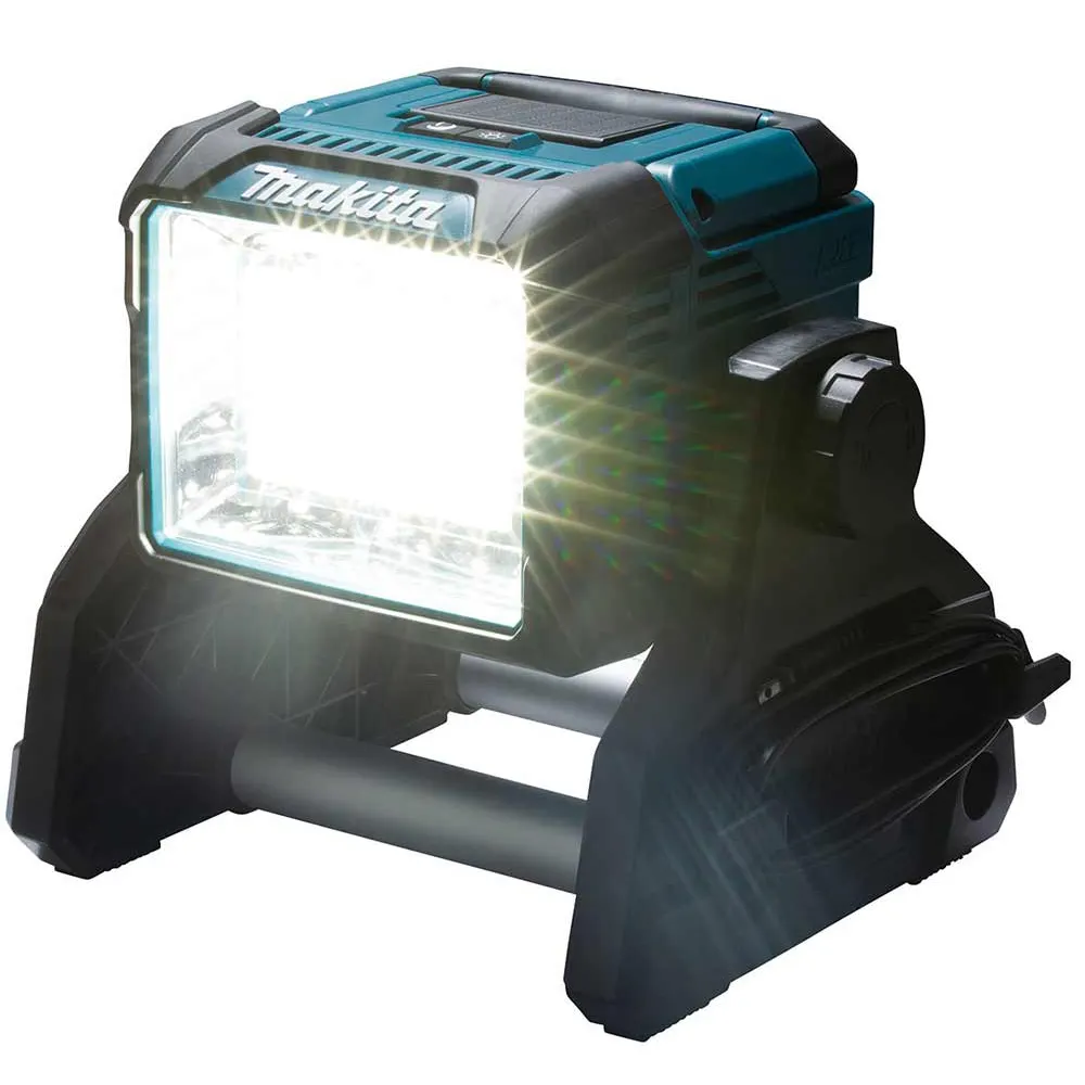 MAKITA 18V 3000 Lumens LED Work Light Skin DML811