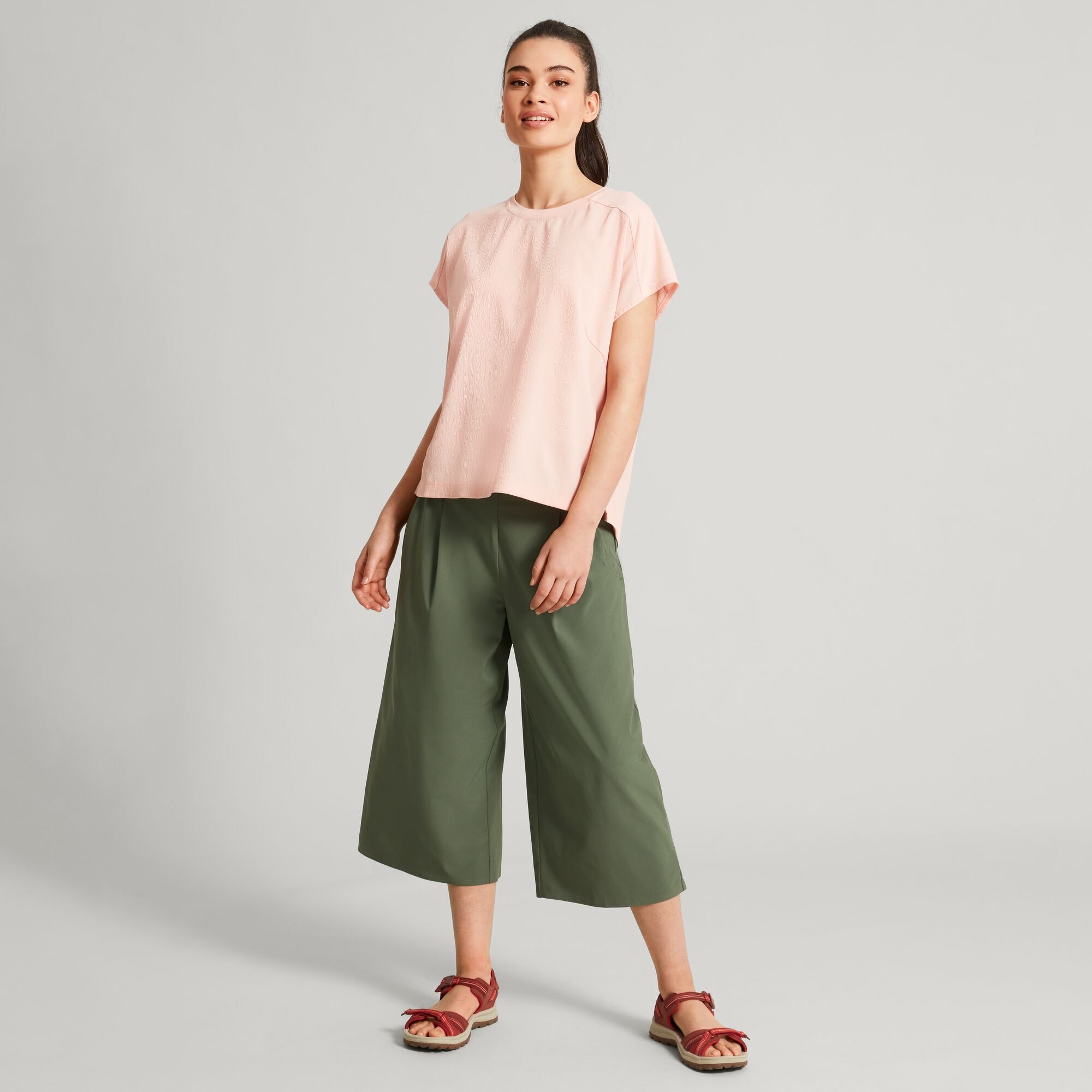 Kamana Women's Hybrid Short Sleeve Top