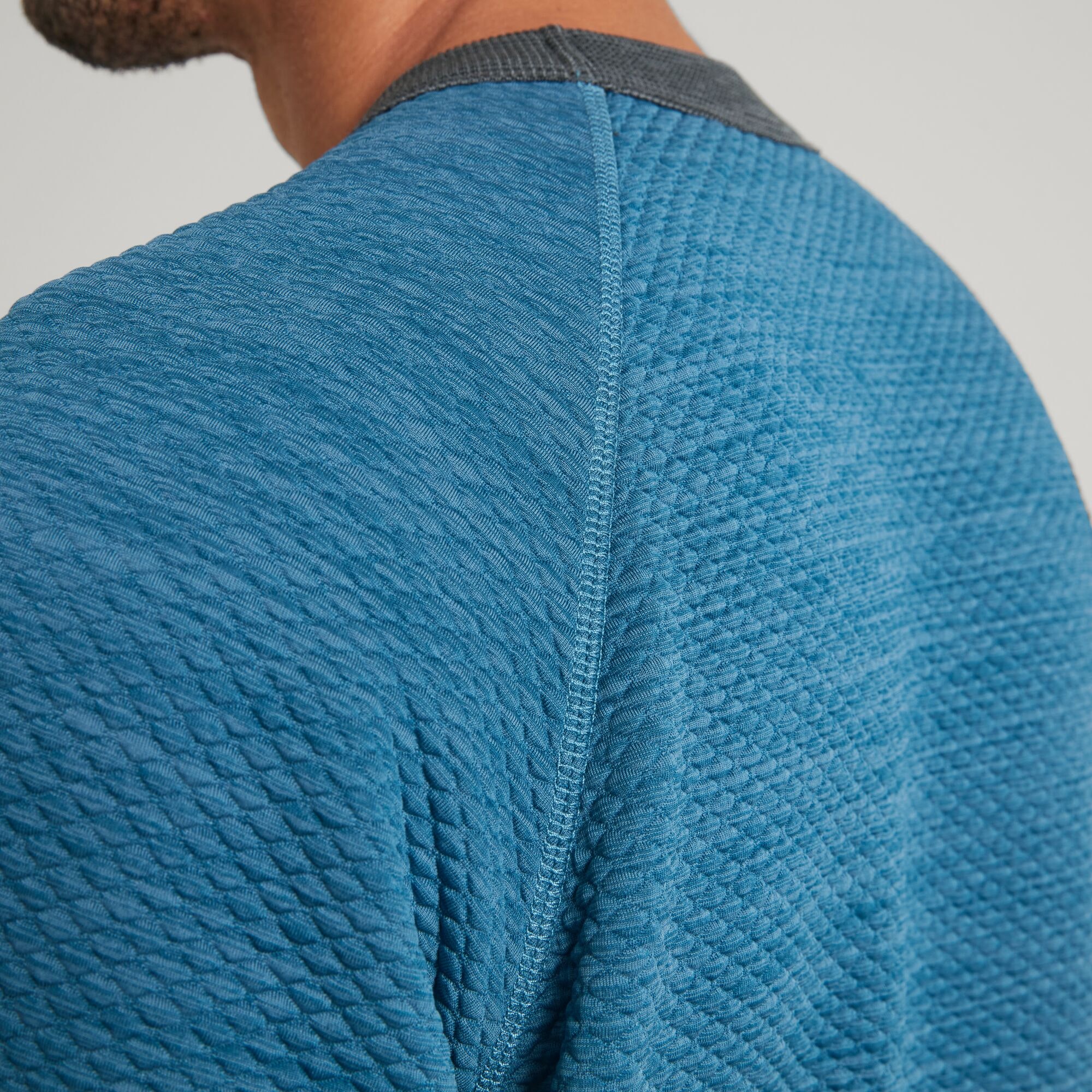ULT-Hike Men's Crew Pullover
