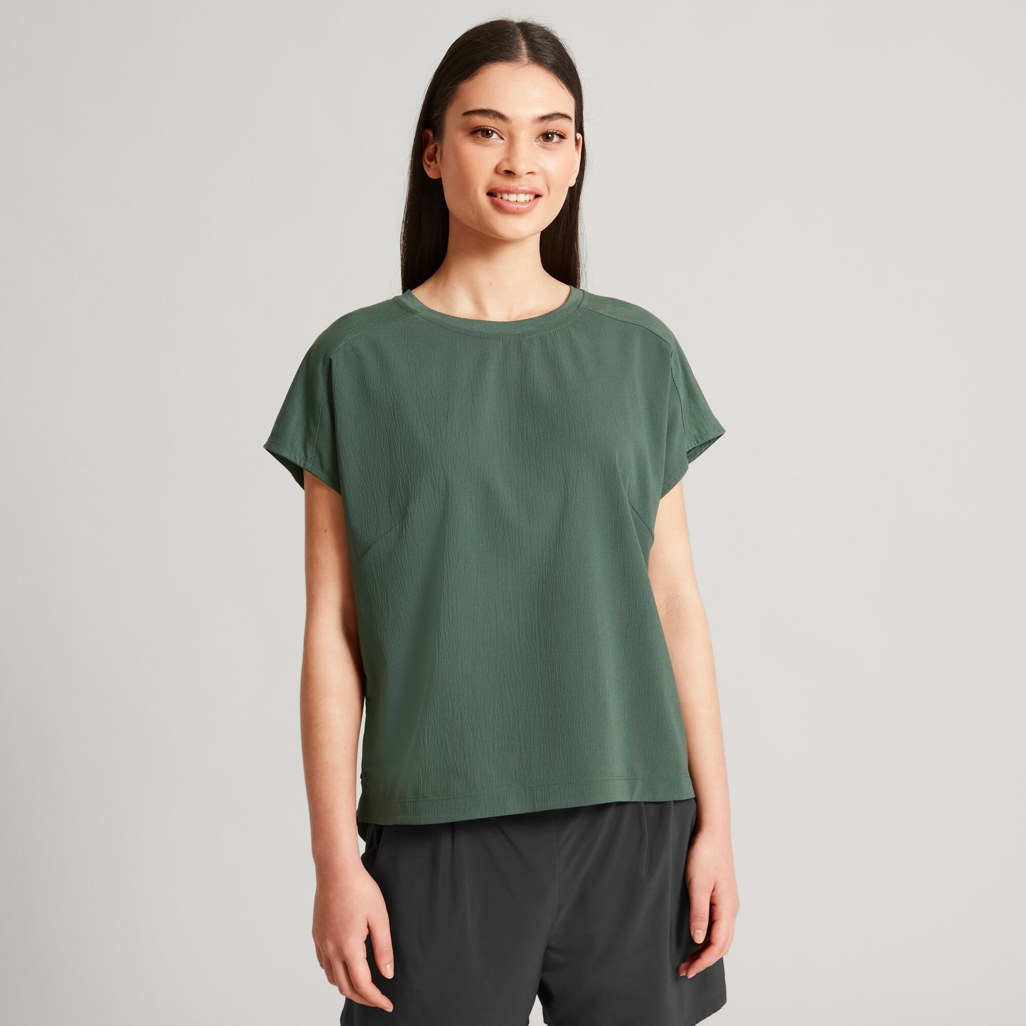 Kamana Women's Hybrid Short Sleeve Top