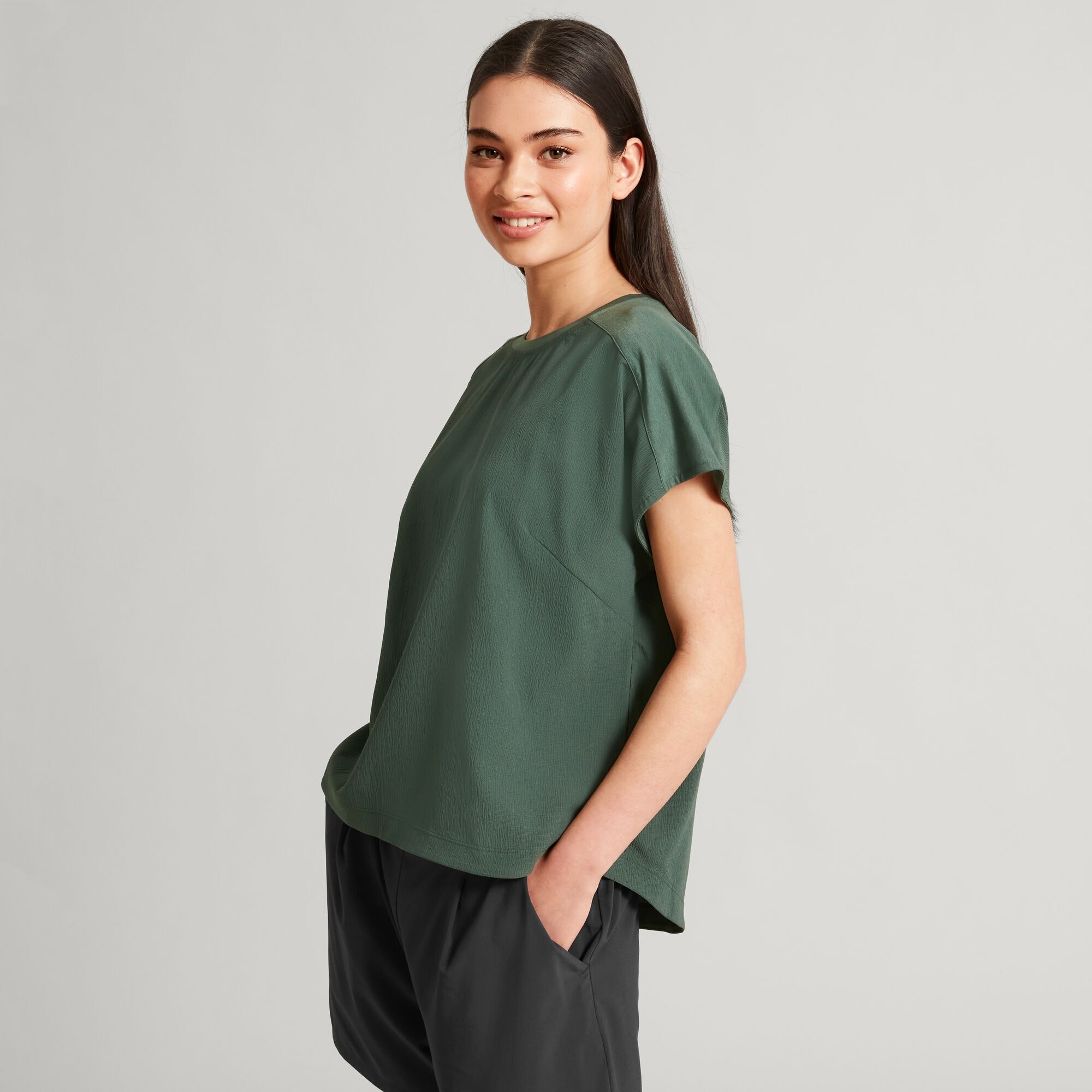 Kamana Women's Hybrid Short Sleeve Top
