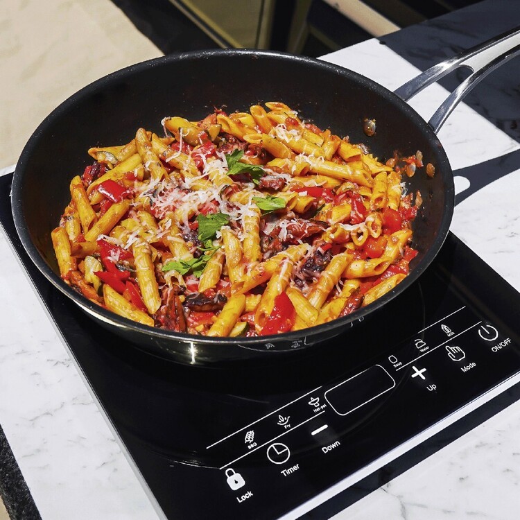 Dune 4WD 220-240V Induction Cooker Black