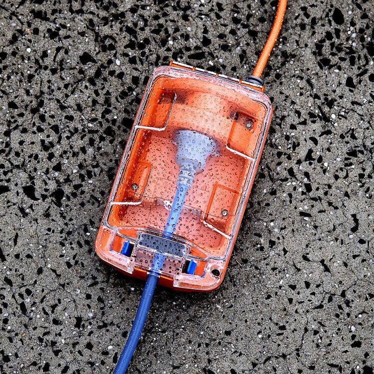 Ampfibian RVPlus 15A to 10A Caravan Power Adaptor Orange