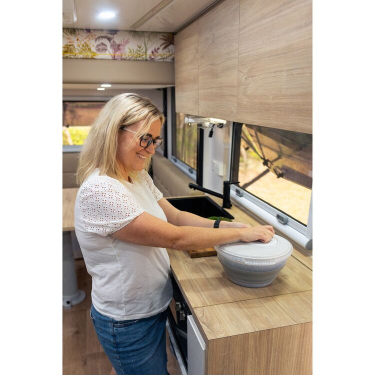 Pop Up Essentials Adjustable Colander Beige & Grey