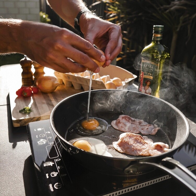 Dune 4WD 220-240V Induction Cooker Black