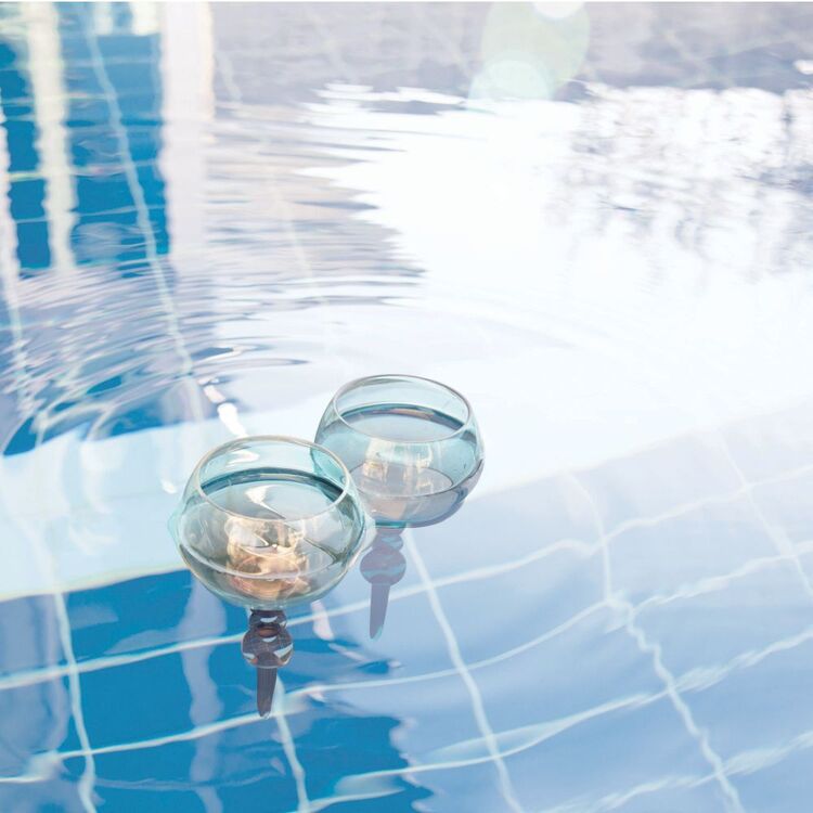 Is Gift Amphibi-Glass Floating Wine Glass Clear