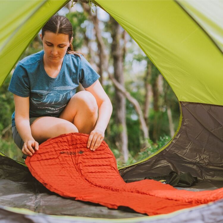 Mountain Designs Pro 3.8 Mat Standard Red Red Dahlia