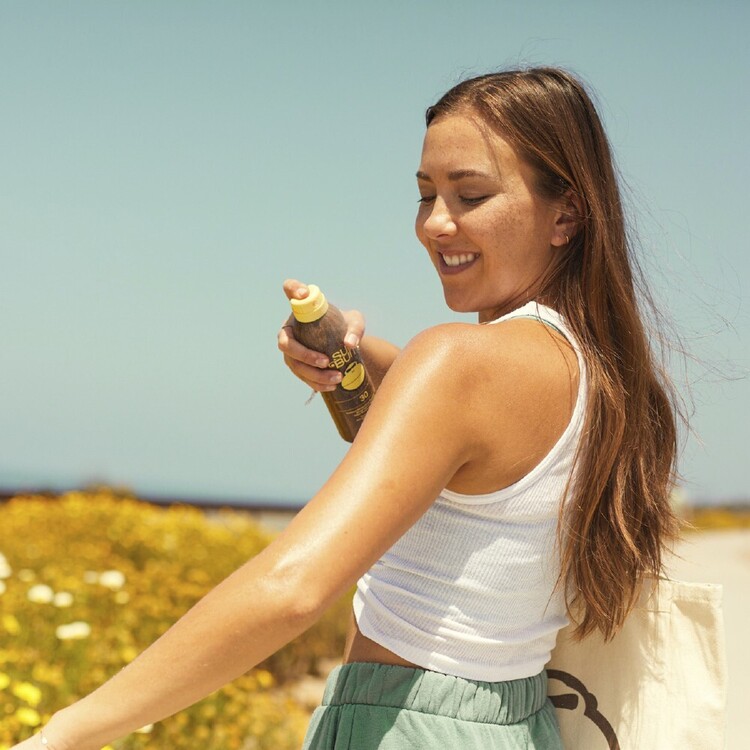 Sun Bum Premium Moisturising SPF 30 Sunscreen Spray