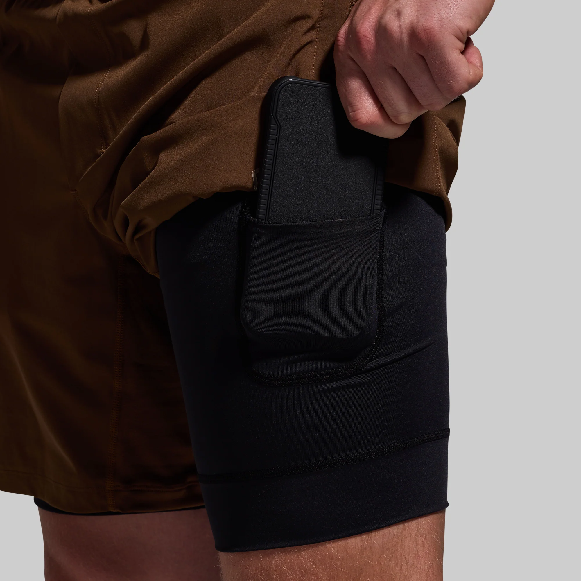 Versatile Short w/ Compression 7 (Tobacco)