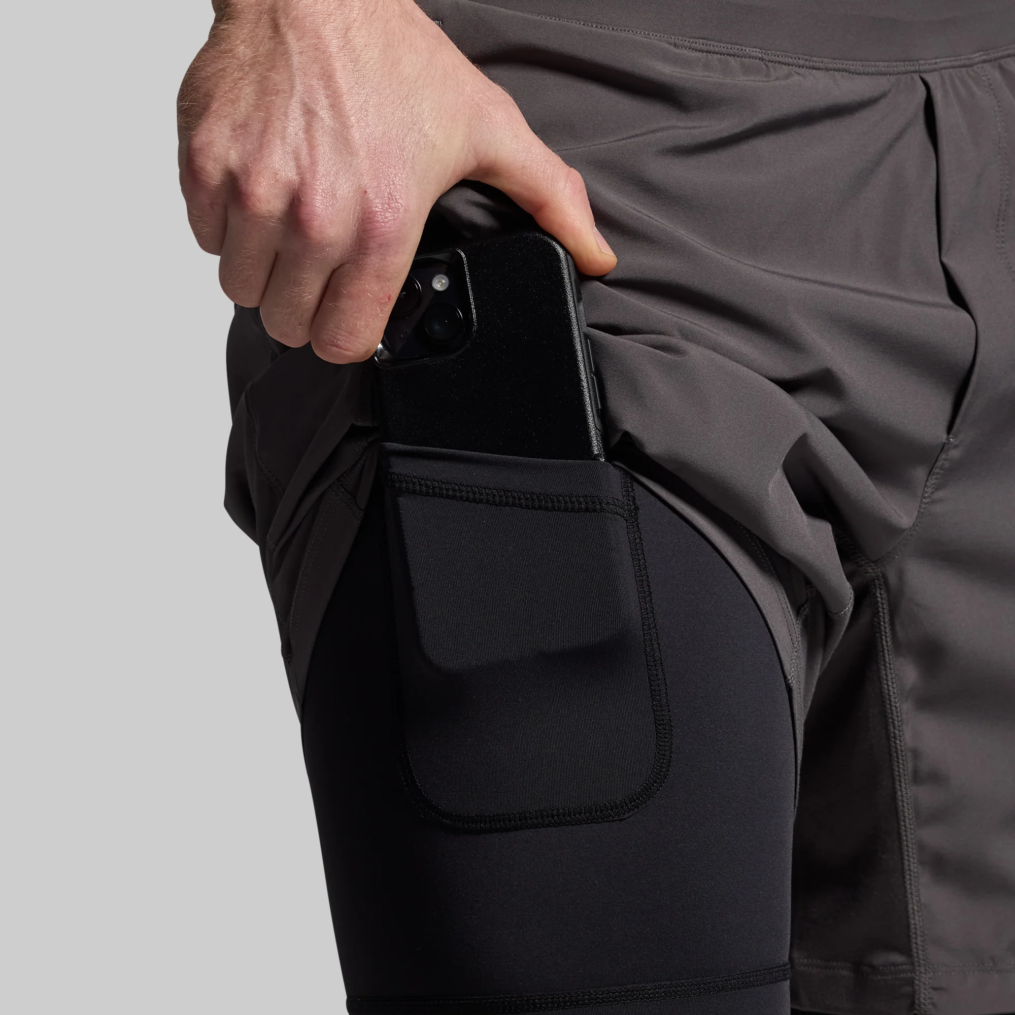 Versatile Short w/ Compression 7 (Gunmetal)