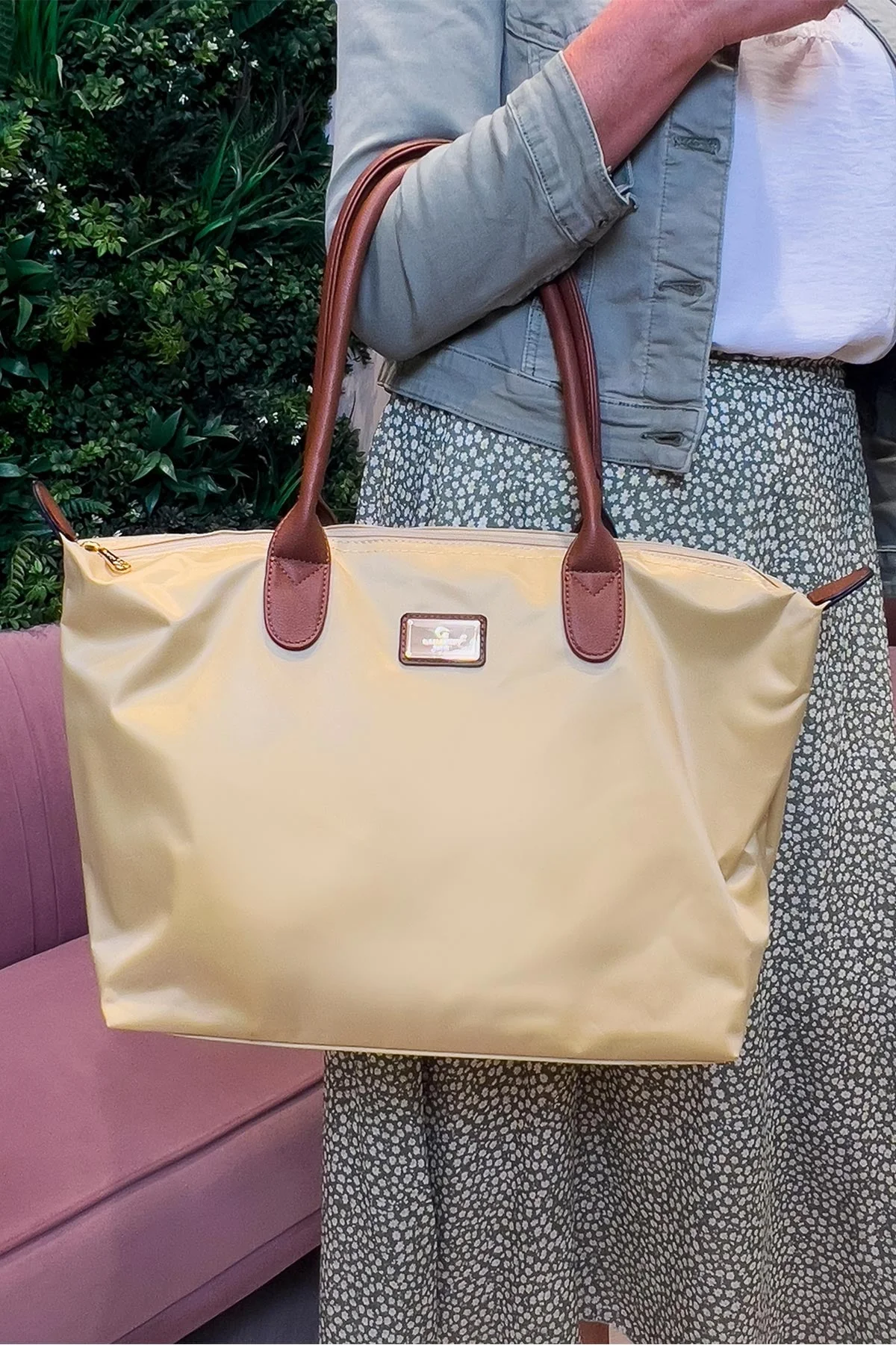 Large Weekender Bag in Beige
