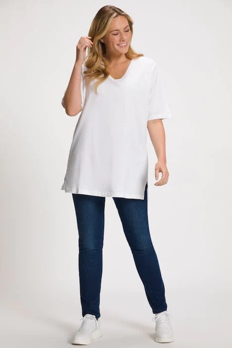 Relaxed Basic V-Neck Tee in White