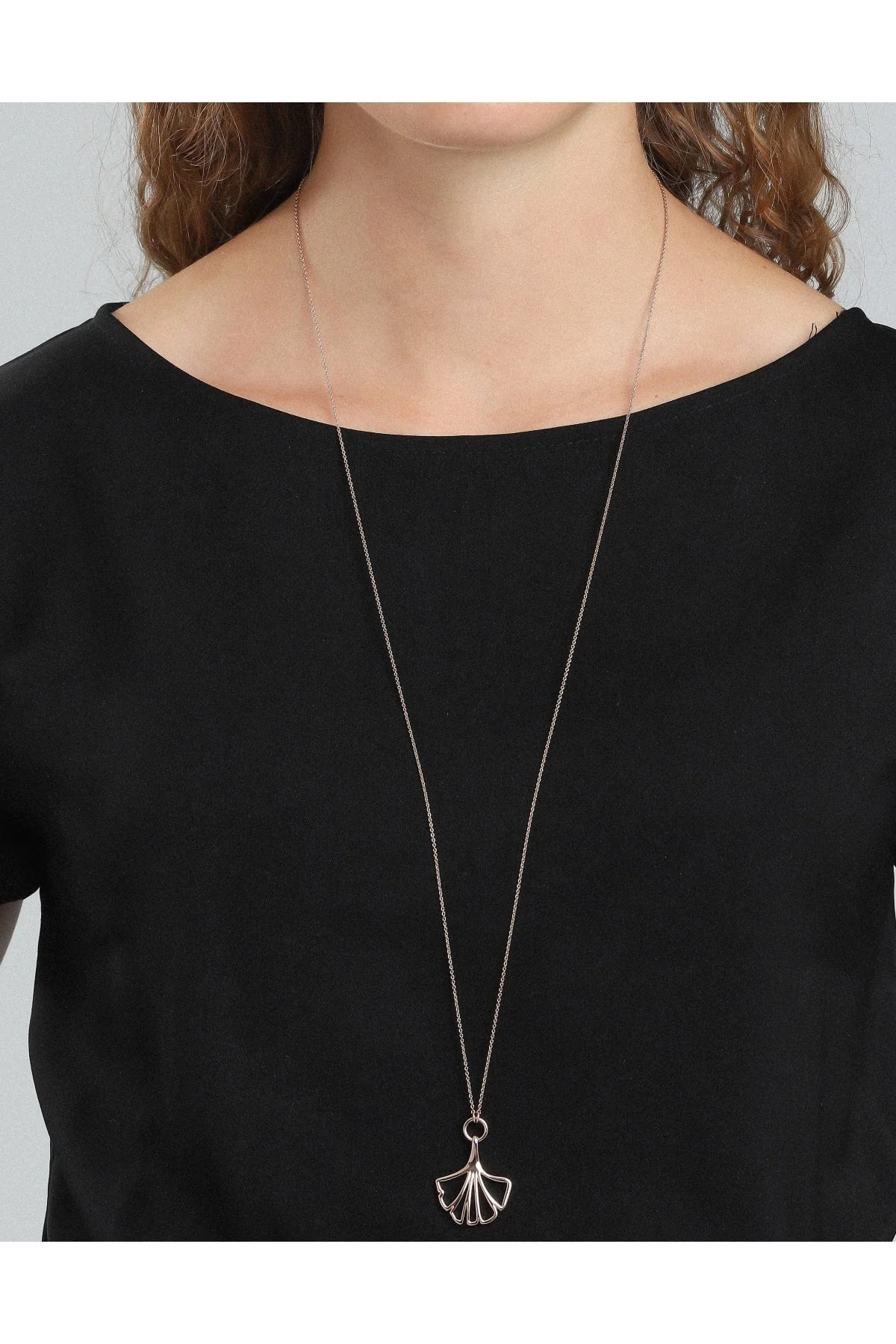 Leaf Necklace in Rose Gold