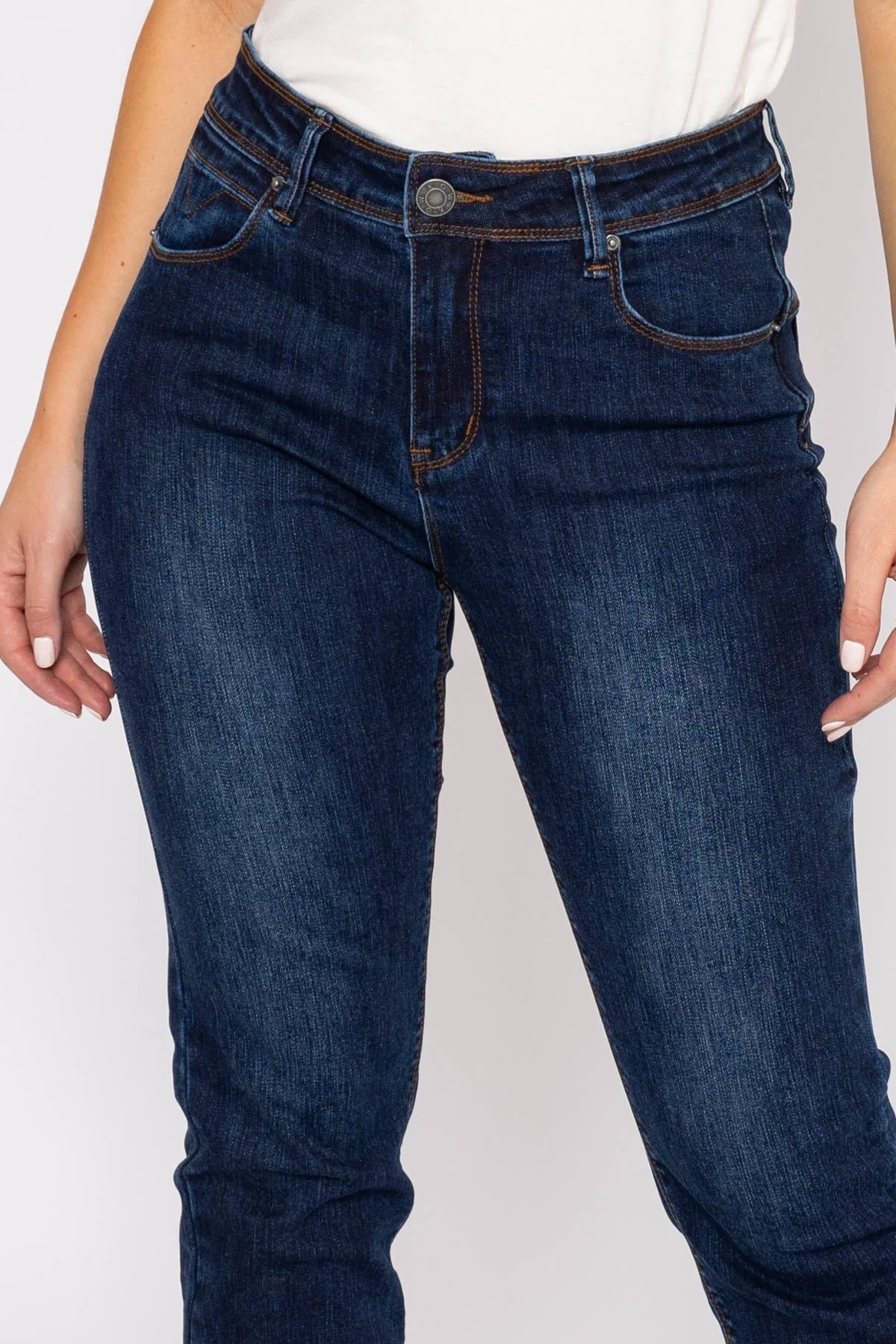 Straight Leg Jeans in Indigo