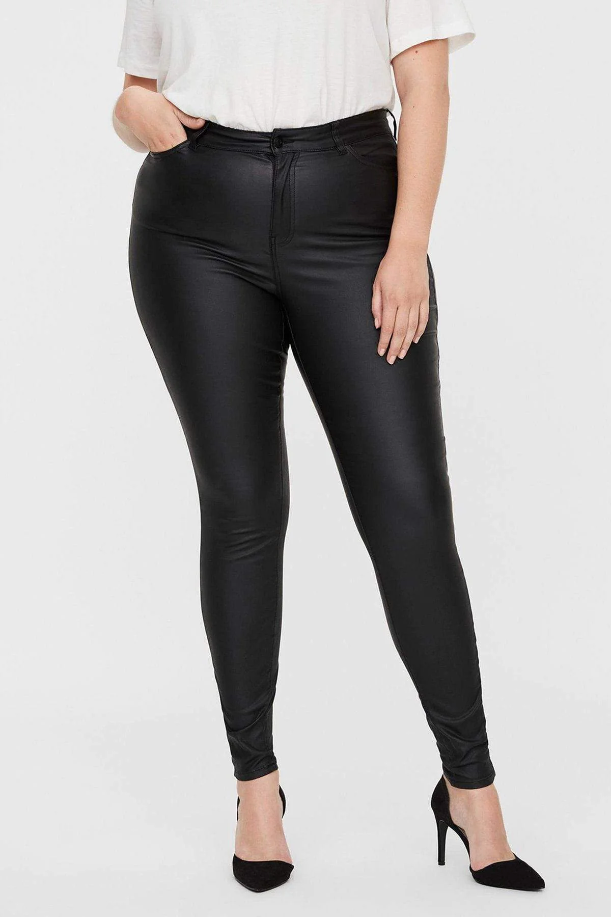 Curve - Coated Pants in Black