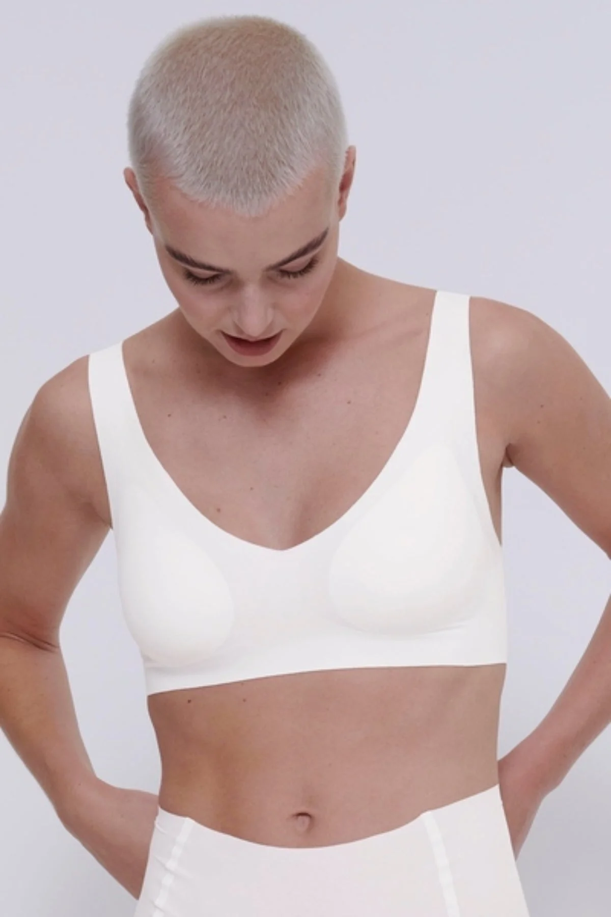 Zero Feel V-Neck Bralette in White