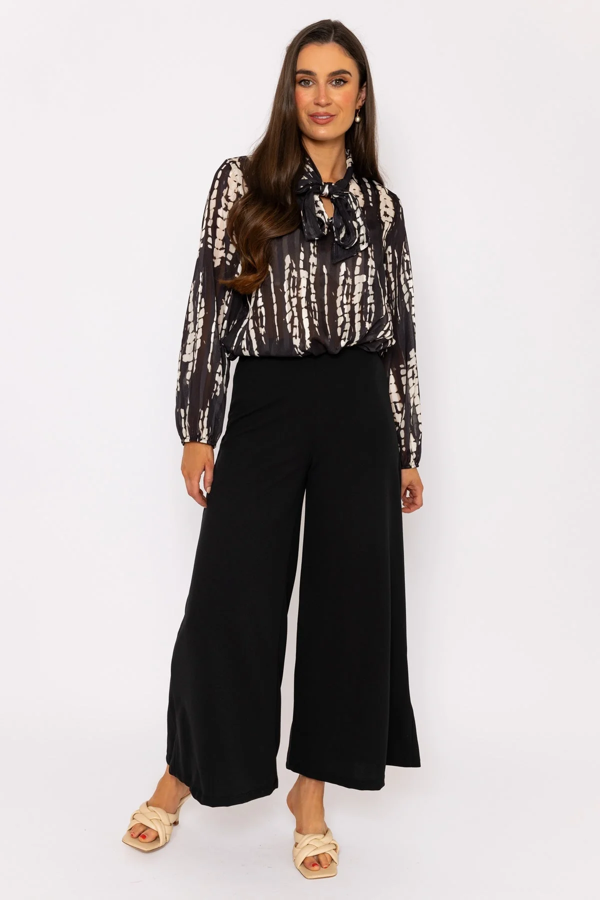 Pussybow Blouse in Black