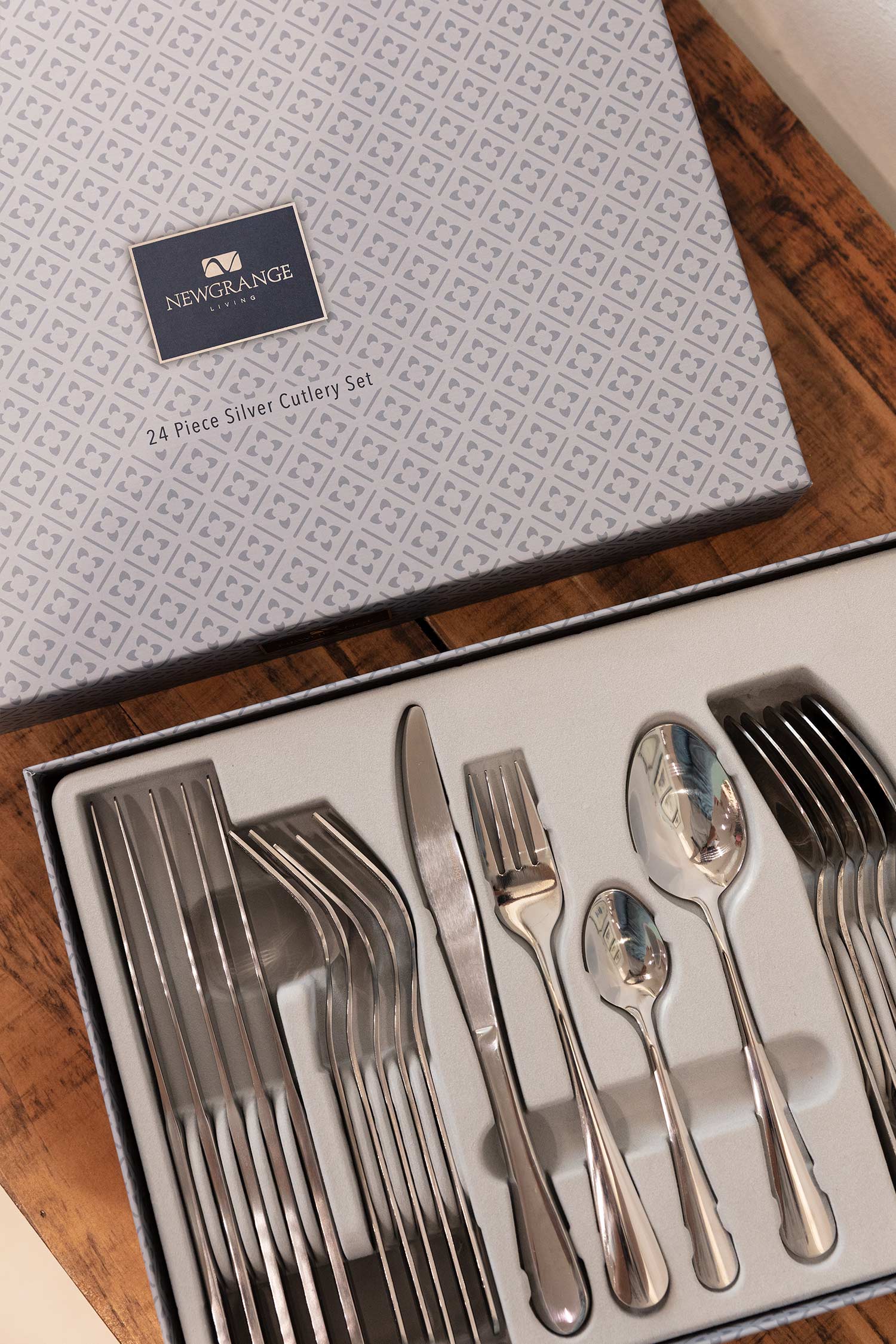 Zeus 24 Piece Cutlery Set