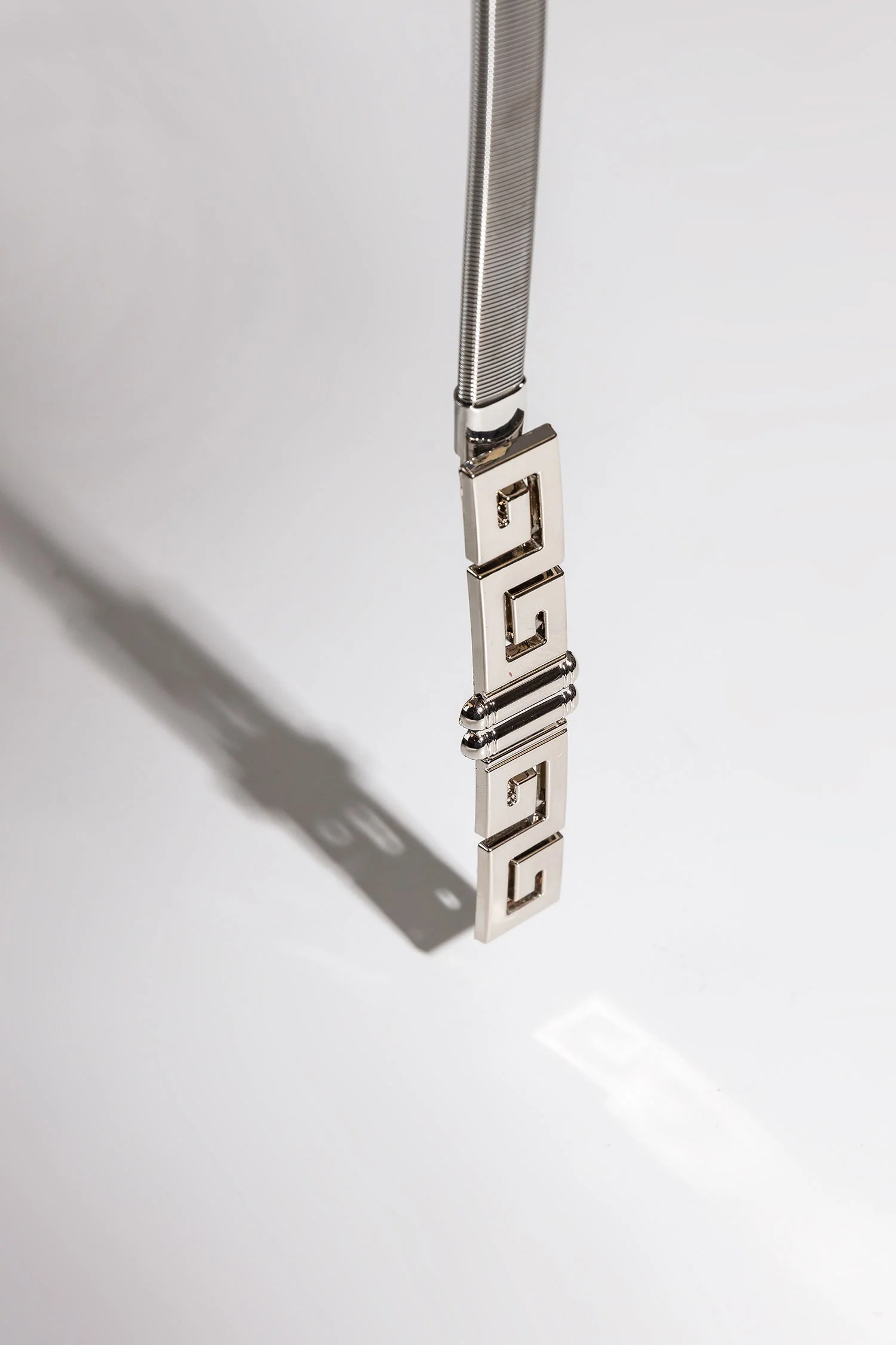 Linked Clasp Stretch Belt in Silver