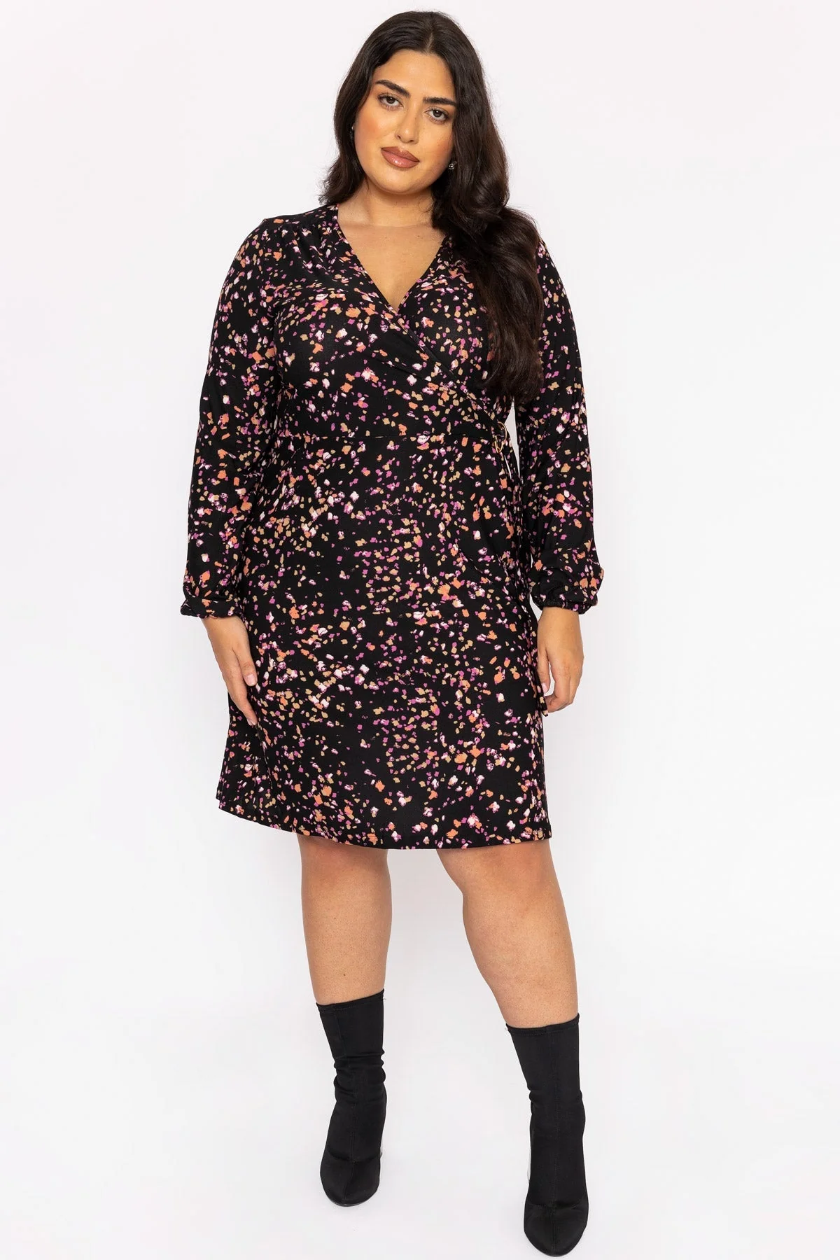 Curve - Buckle Front Wrap Dress in Floral Print