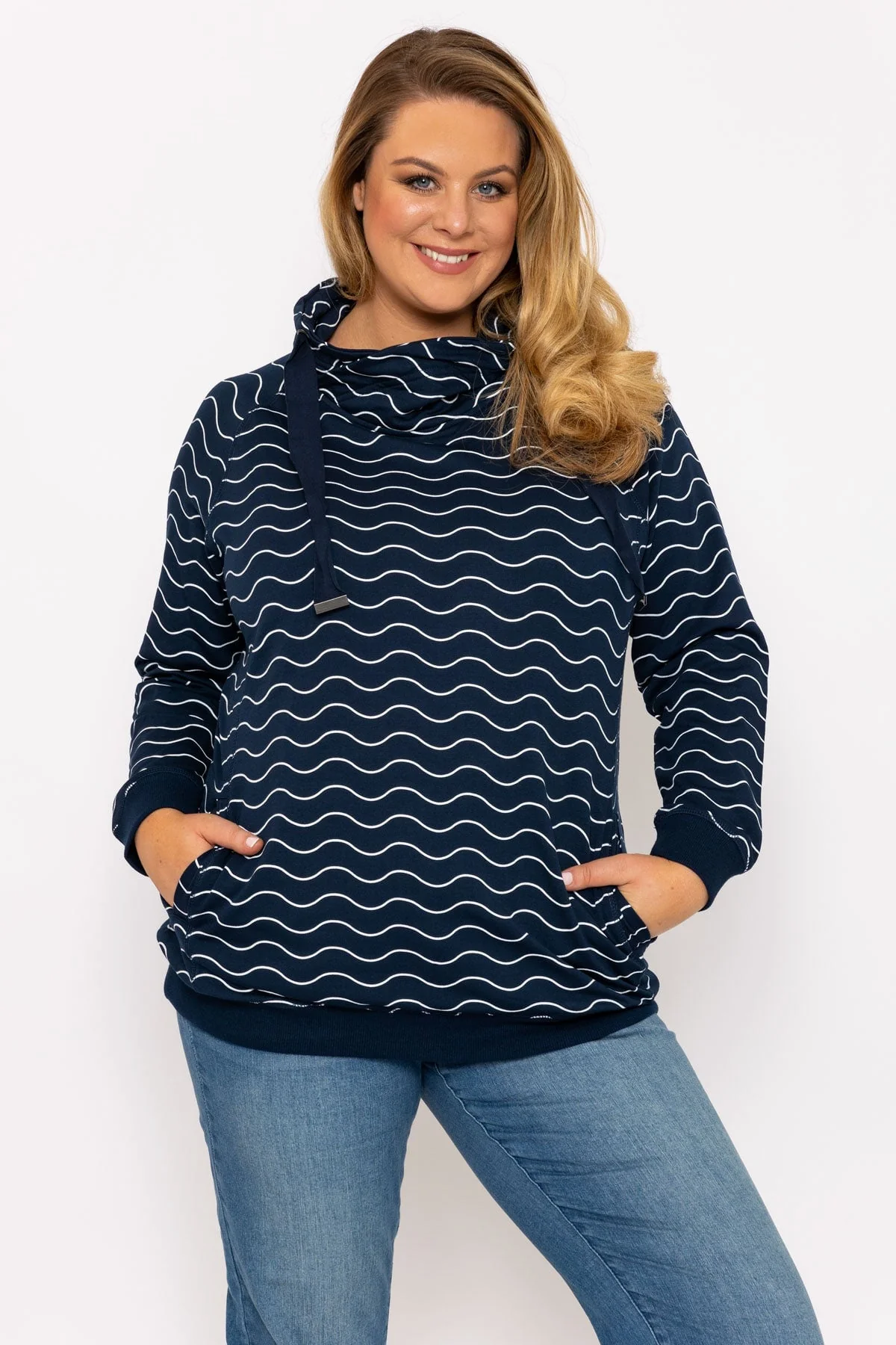 Wave Print Sweatshirt in Navy