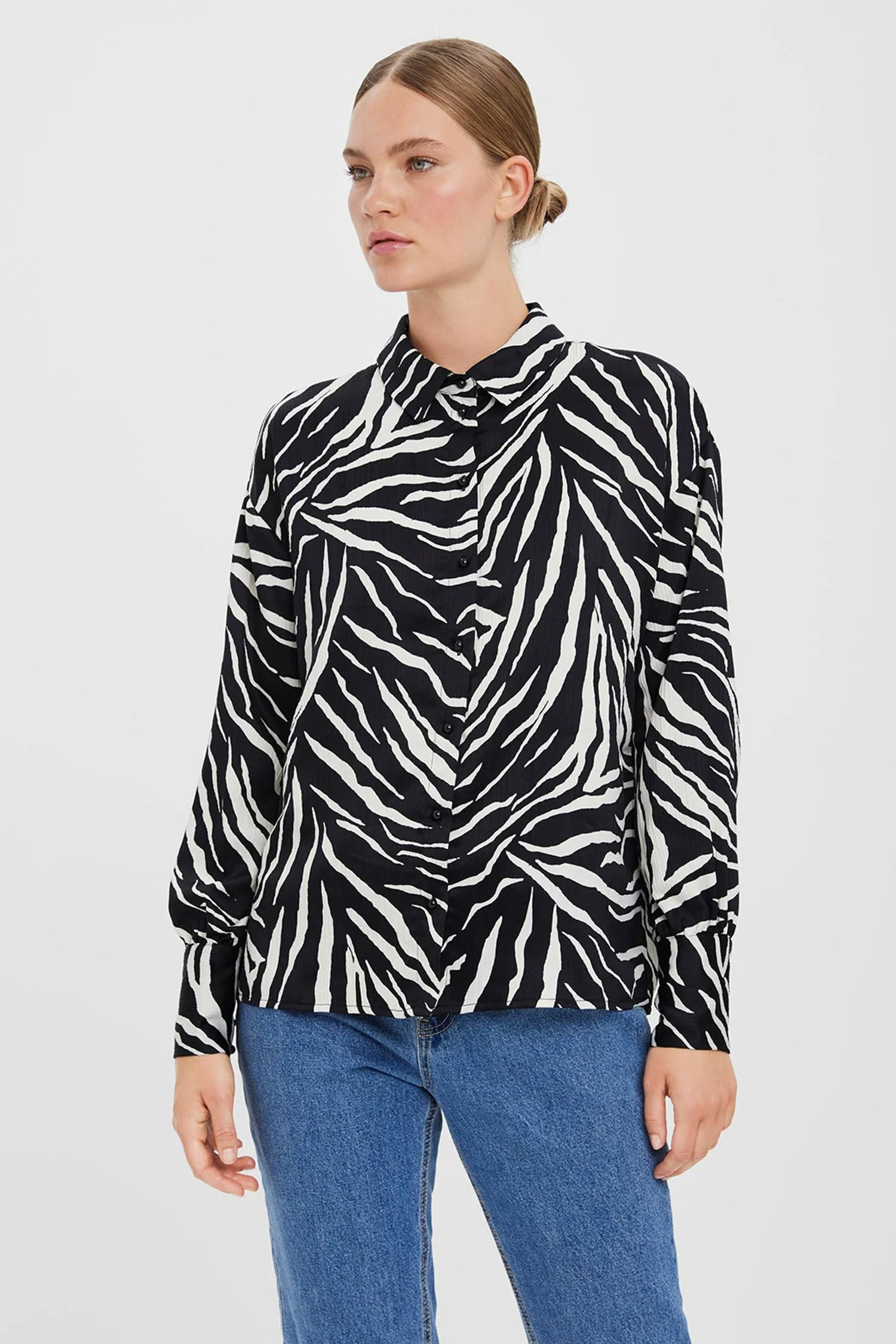 Liva Shirt in Black Animal Print