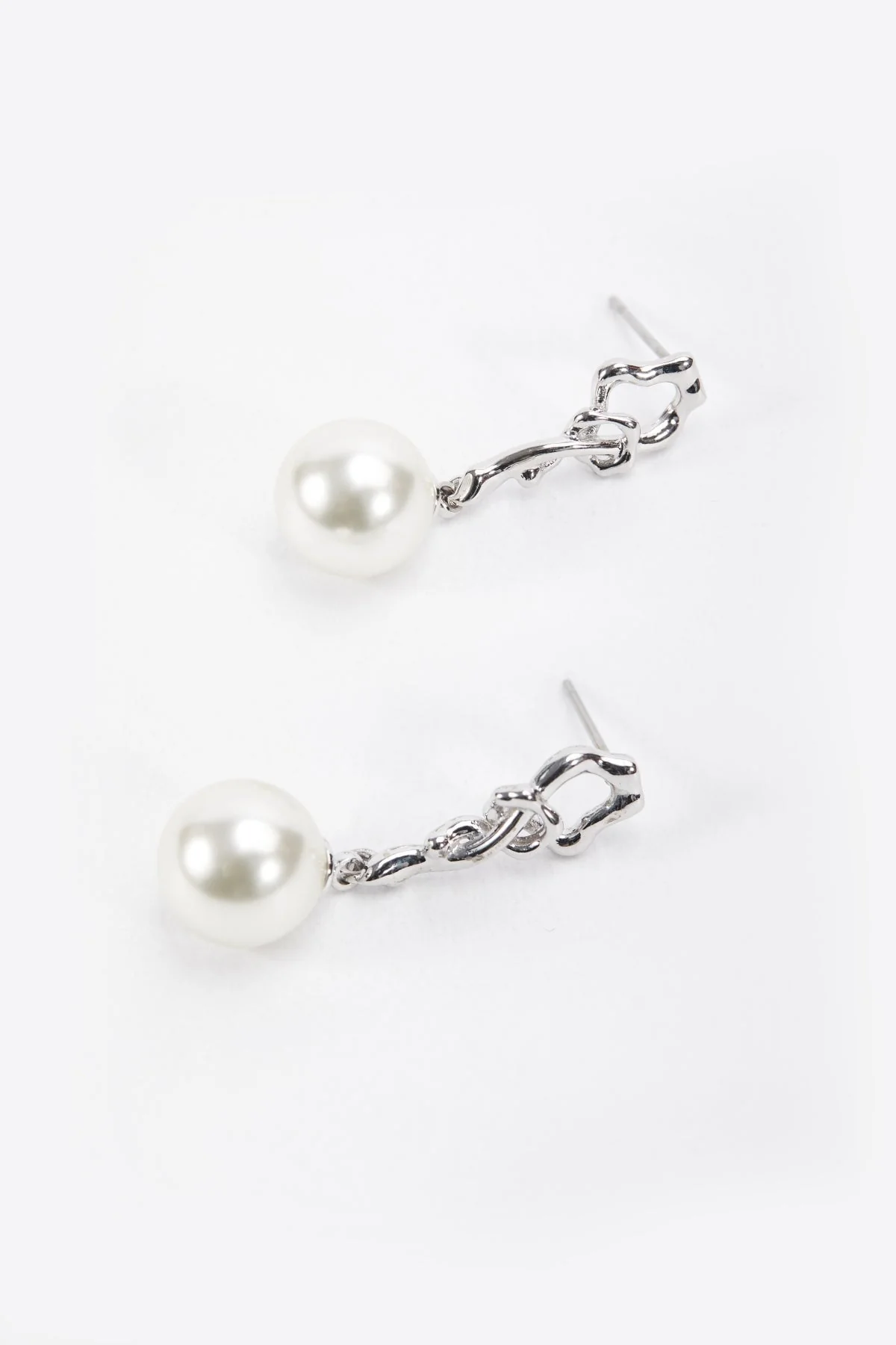 Silver Tone Drop Pearl Earring