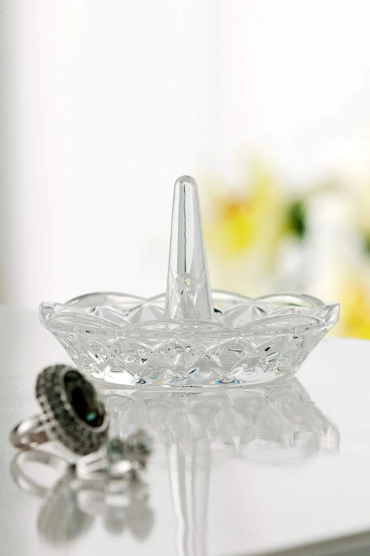 Ashford Glass Ring Holder