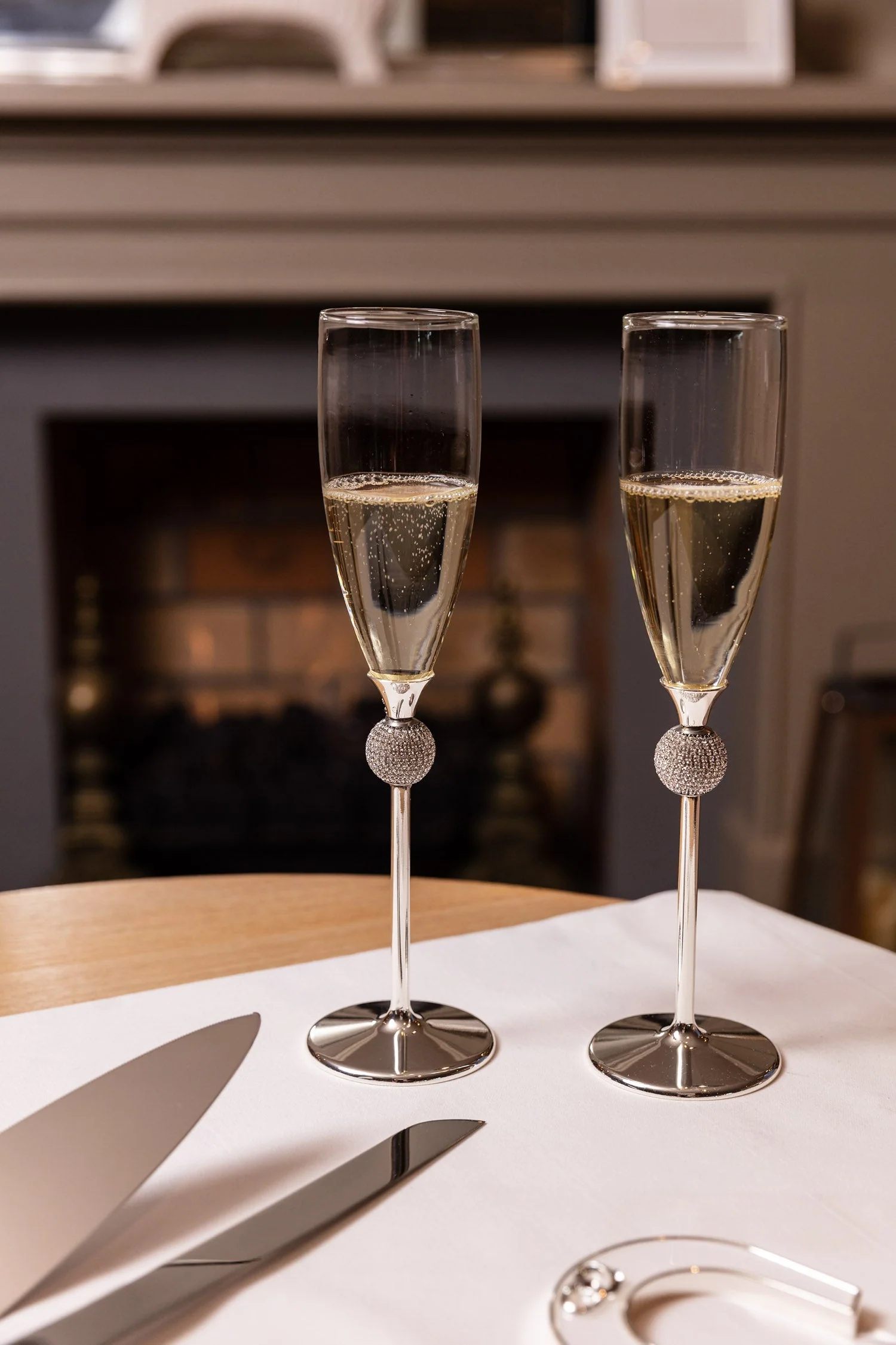 Set of 2 Wedding Toasting Flutes