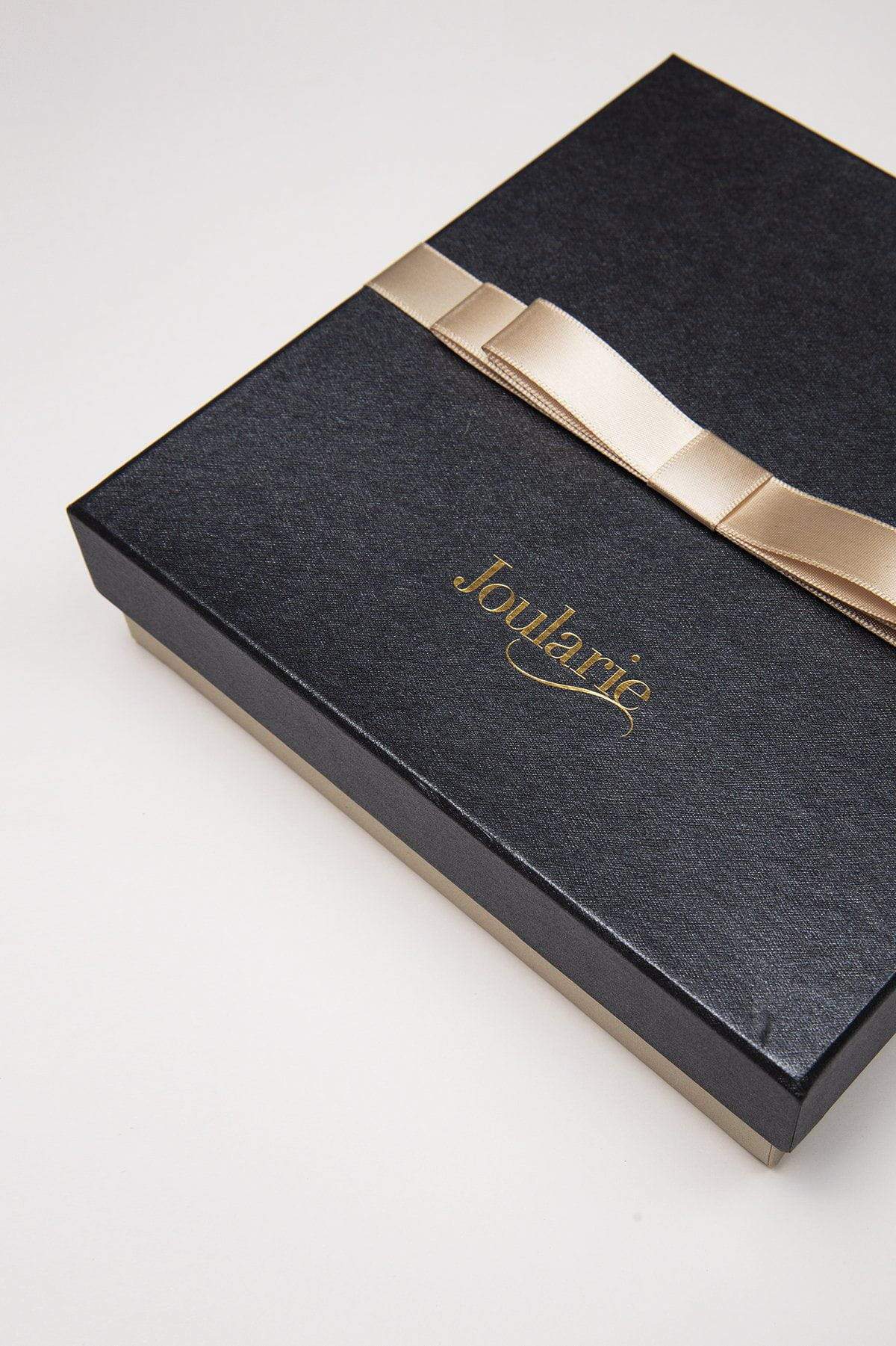 Interlocking Circle Necklace in Gold