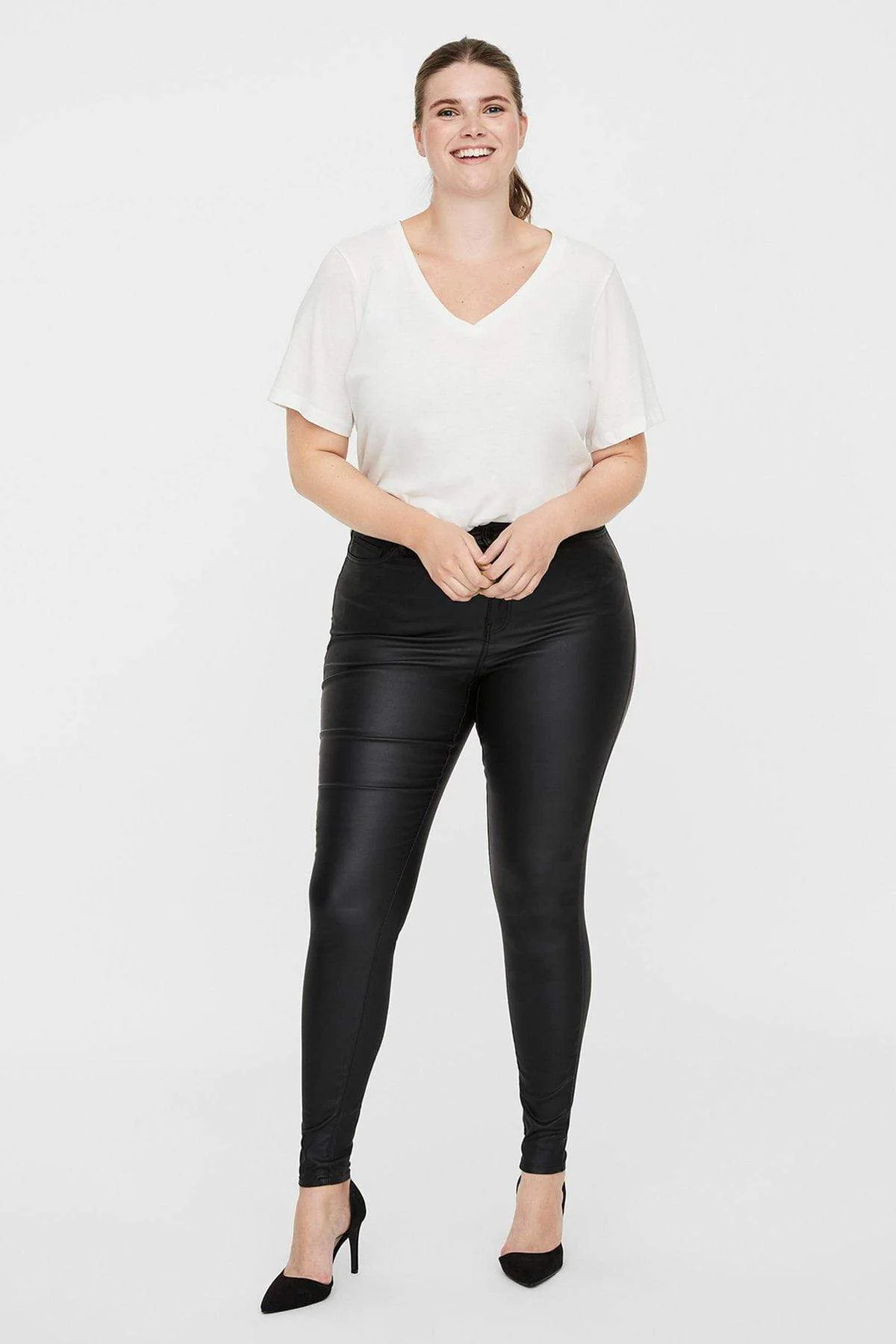 Curve - Coated Pants in Black