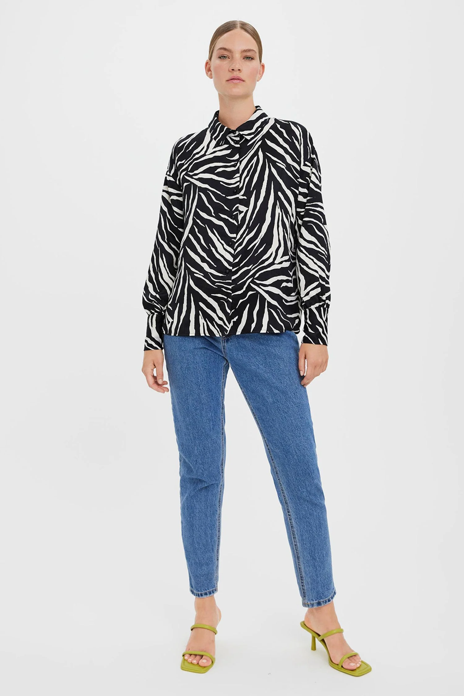 Liva Shirt in Black Animal Print