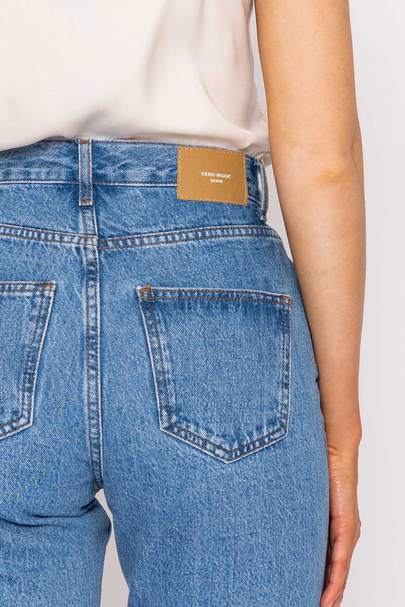 Joana Mom Ankle Jeans in Denim 30