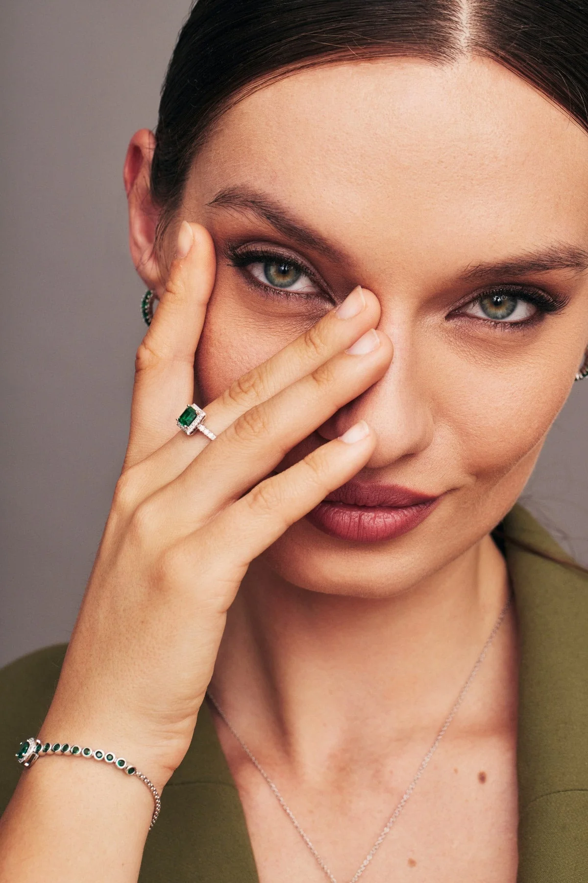 Classic Emerald Ring Size 8