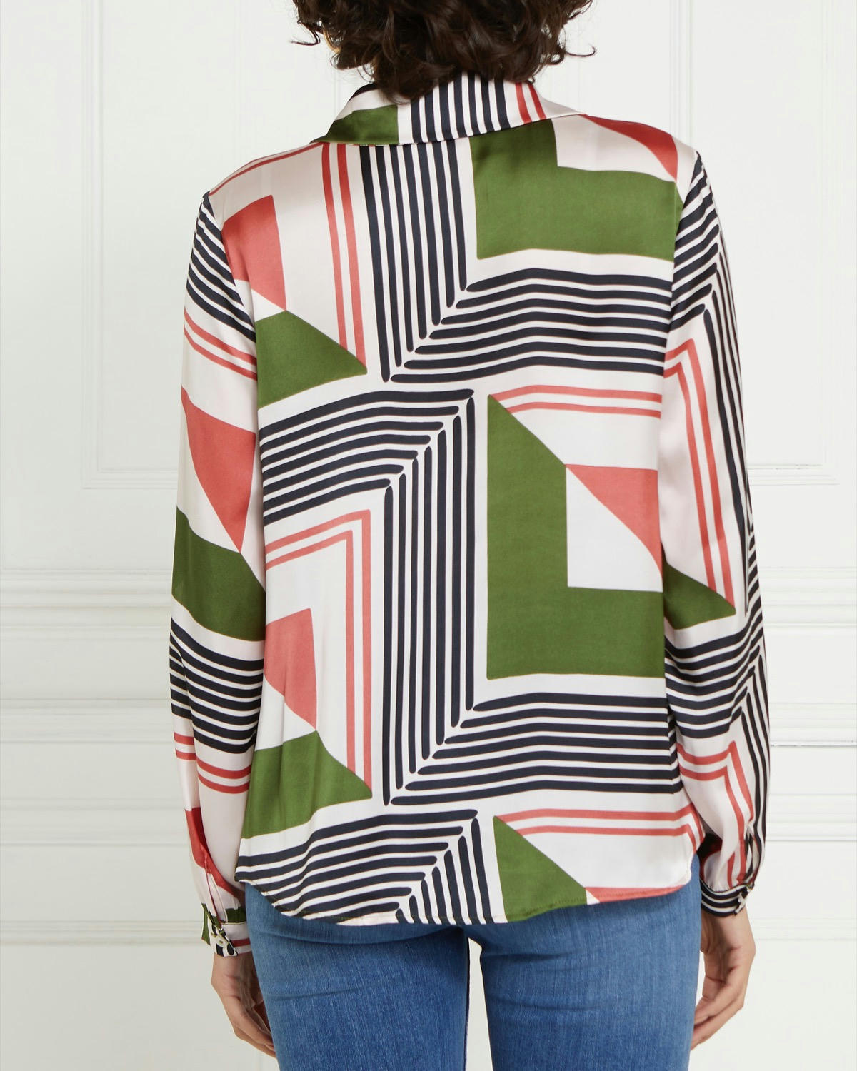 Gallery Collar Print Satin Button Blouse