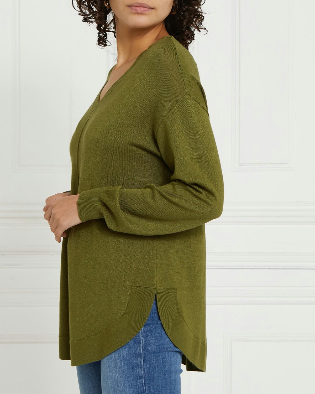 Gallery V-Neck Round Hem Jumper