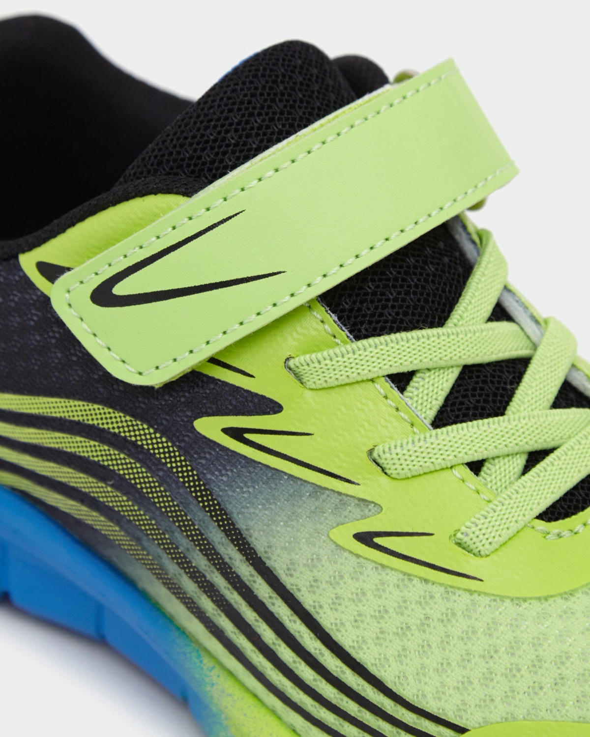 Sporty Trainer (Size 8-5)