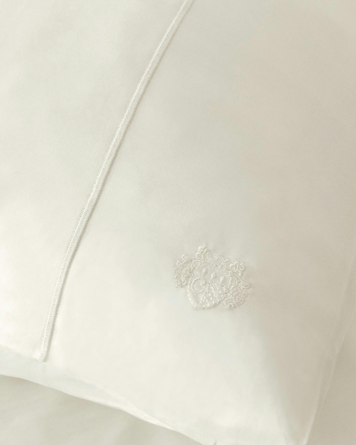 Paul Costelloe Living 300 Thread Count Housewife Pillowcase