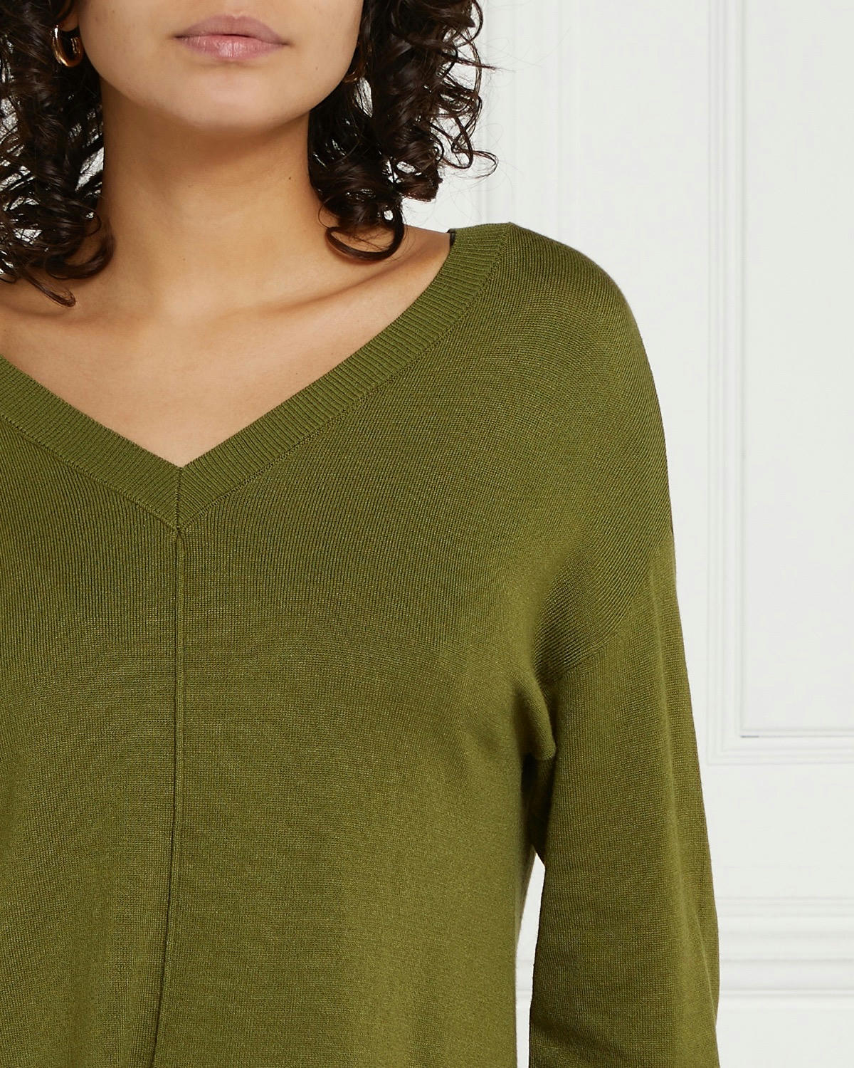 Gallery V-Neck Round Hem Jumper
