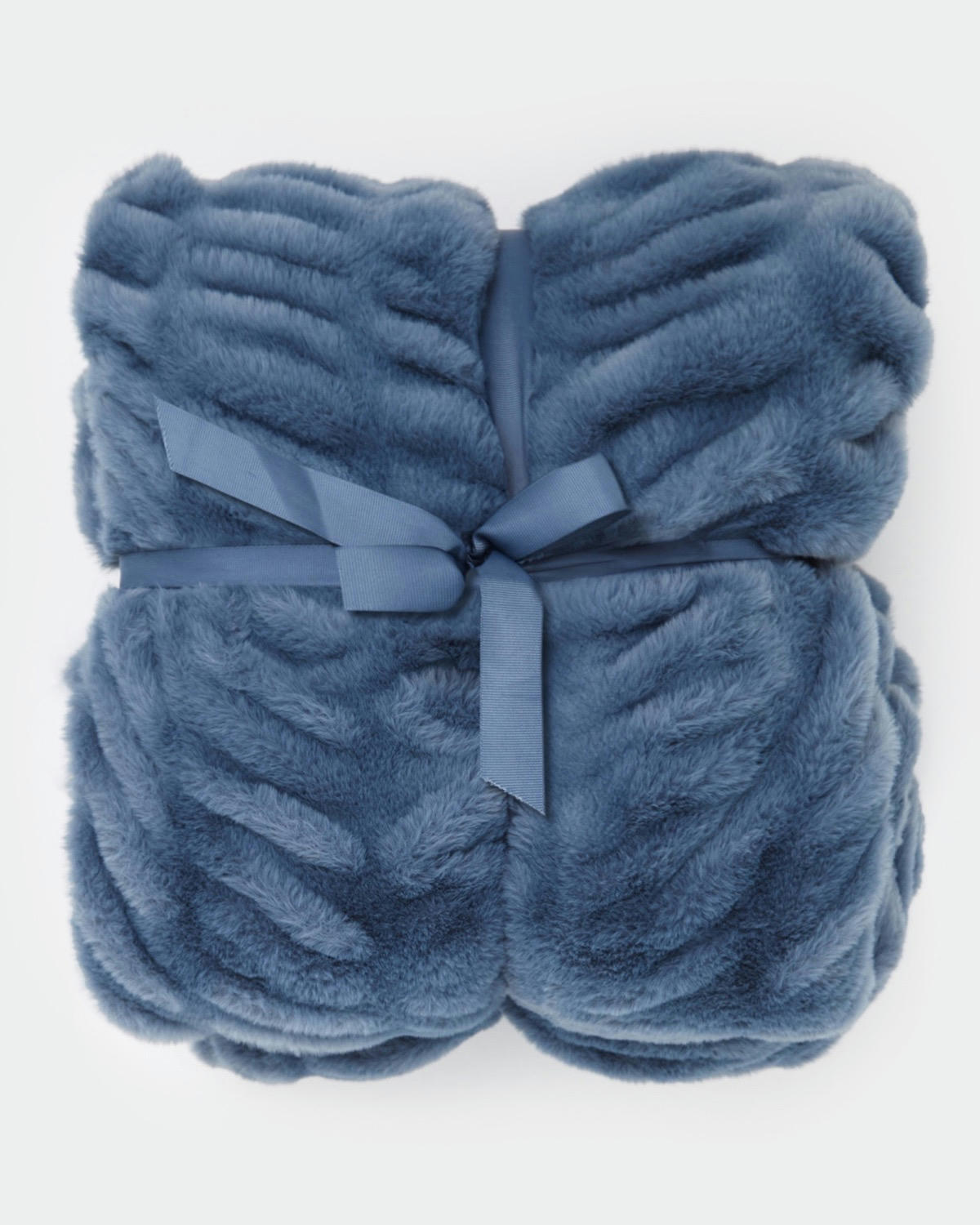 XL Luxury Rippled Fur Throw