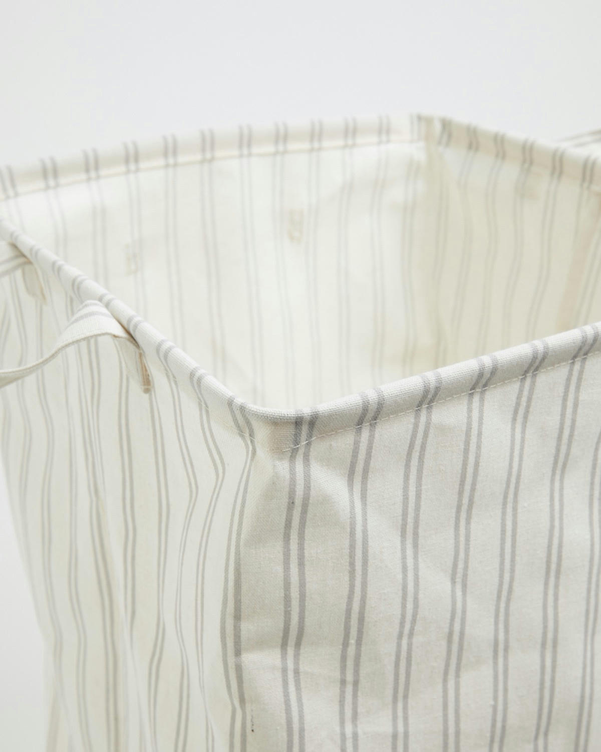 Pop-Up Laundry Bag