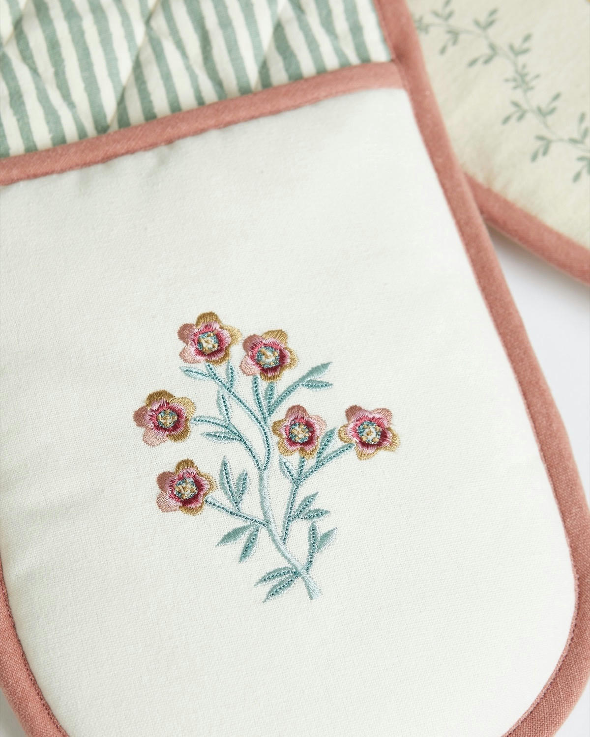 Carolyn Donnelly Eclectic Double Oven Glove