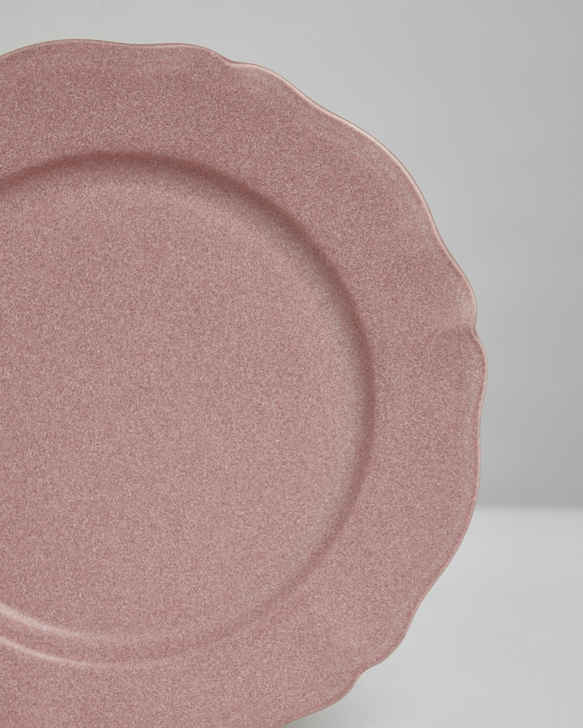 Carolyn Donnelly Eclectic Scalloped Dinner Plate