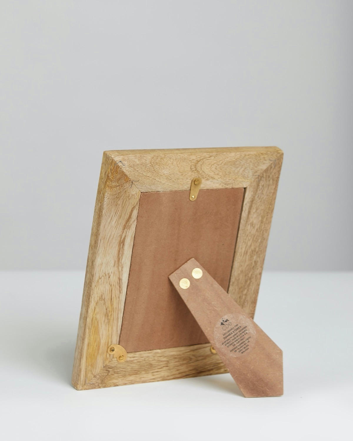 Carolyn Donnelly Eclectic Scallop Frame