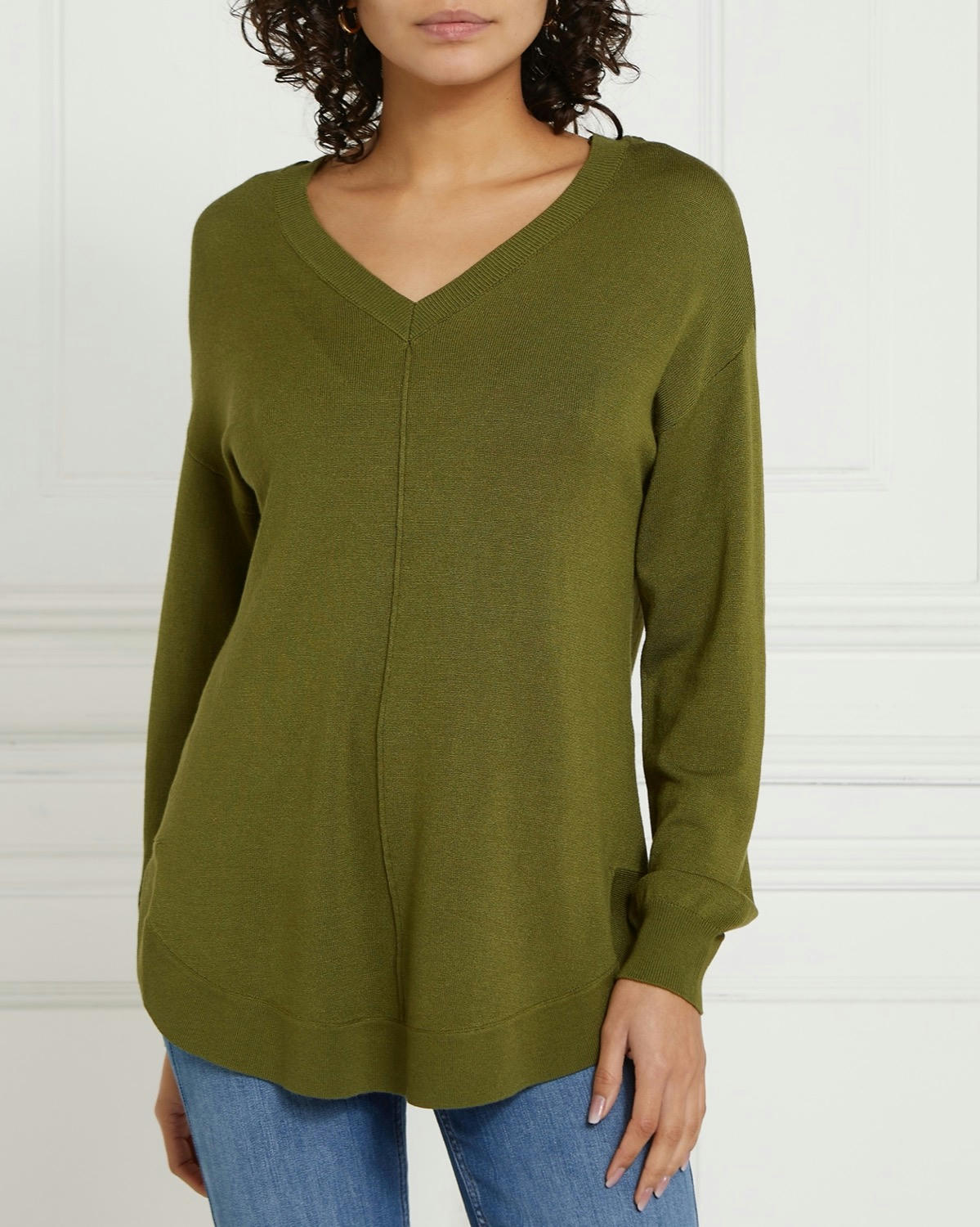 Gallery V-Neck Round Hem Jumper