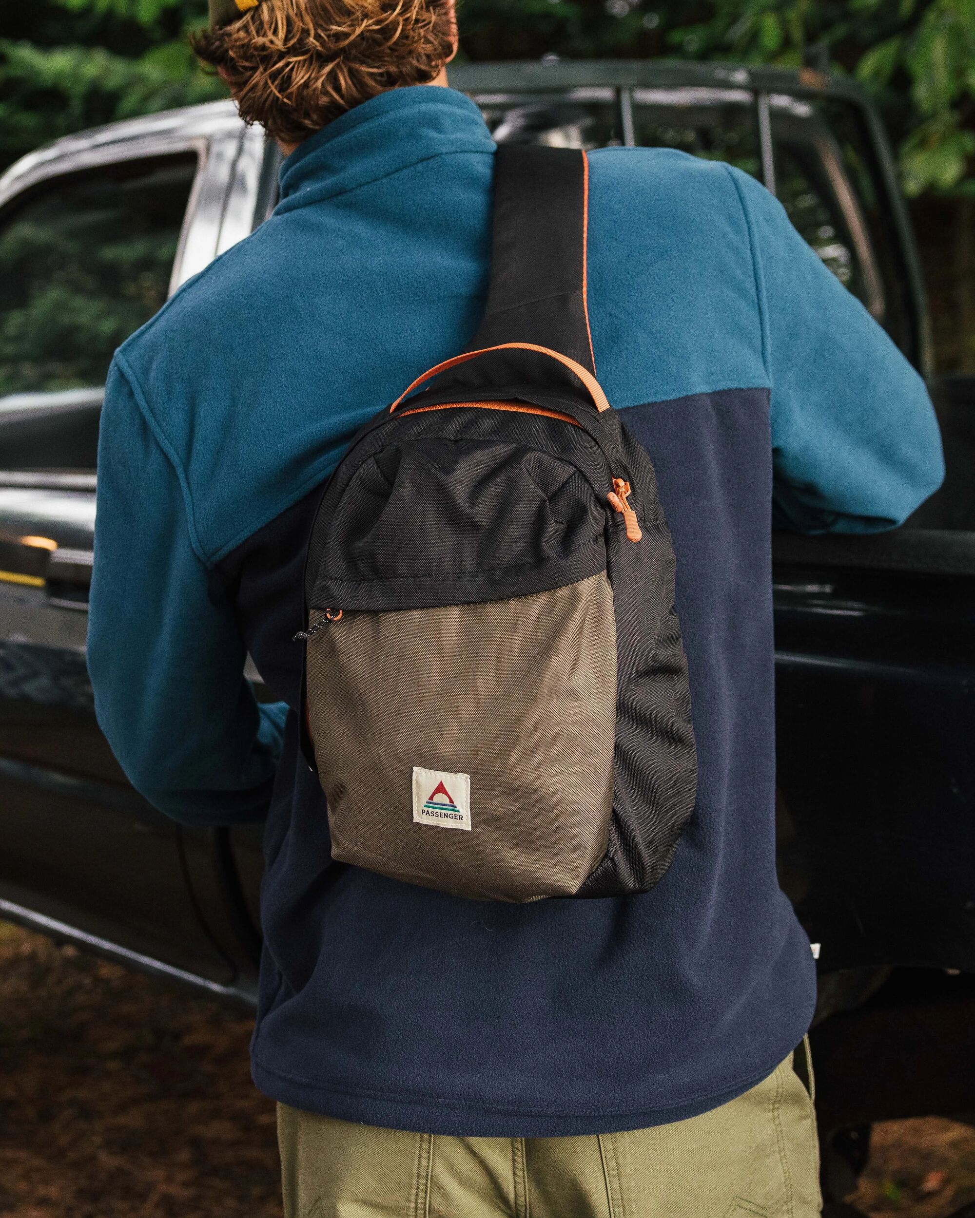 Boondocker Recycled Sling 8L - True Black/ Khaki