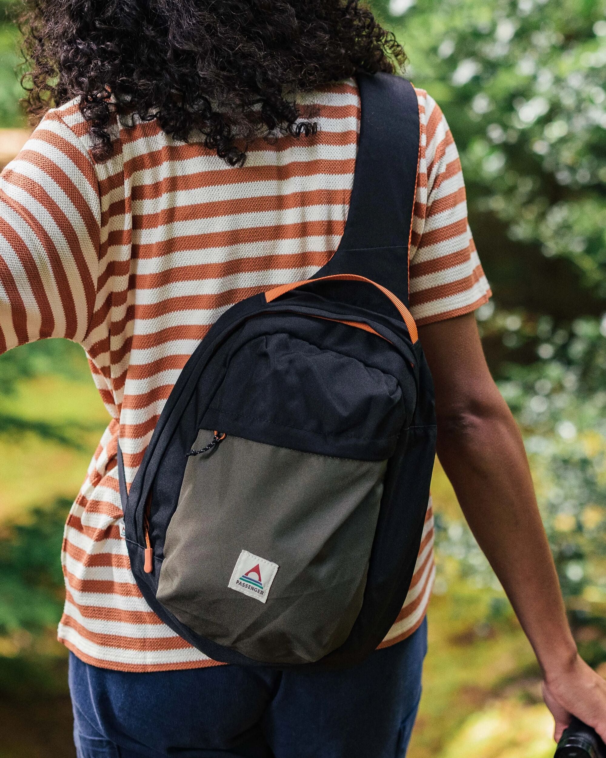Boondocker Recycled Sling 8L - True Black/ Khaki